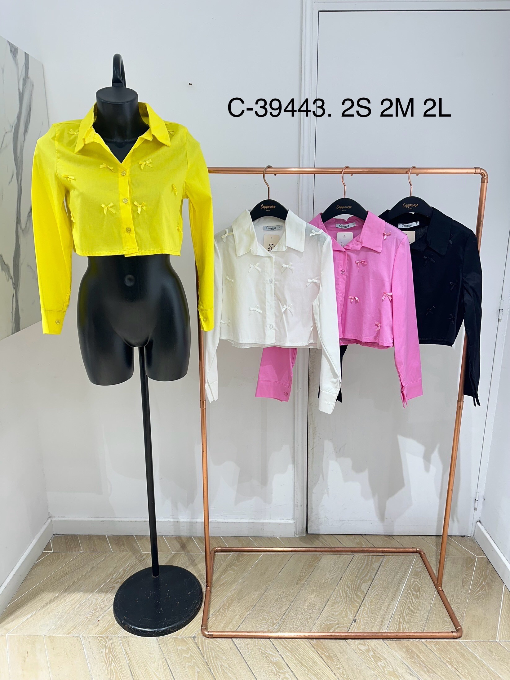 Mayorista Copperose Outlet - Camisa corta decorada con pajaritas.
