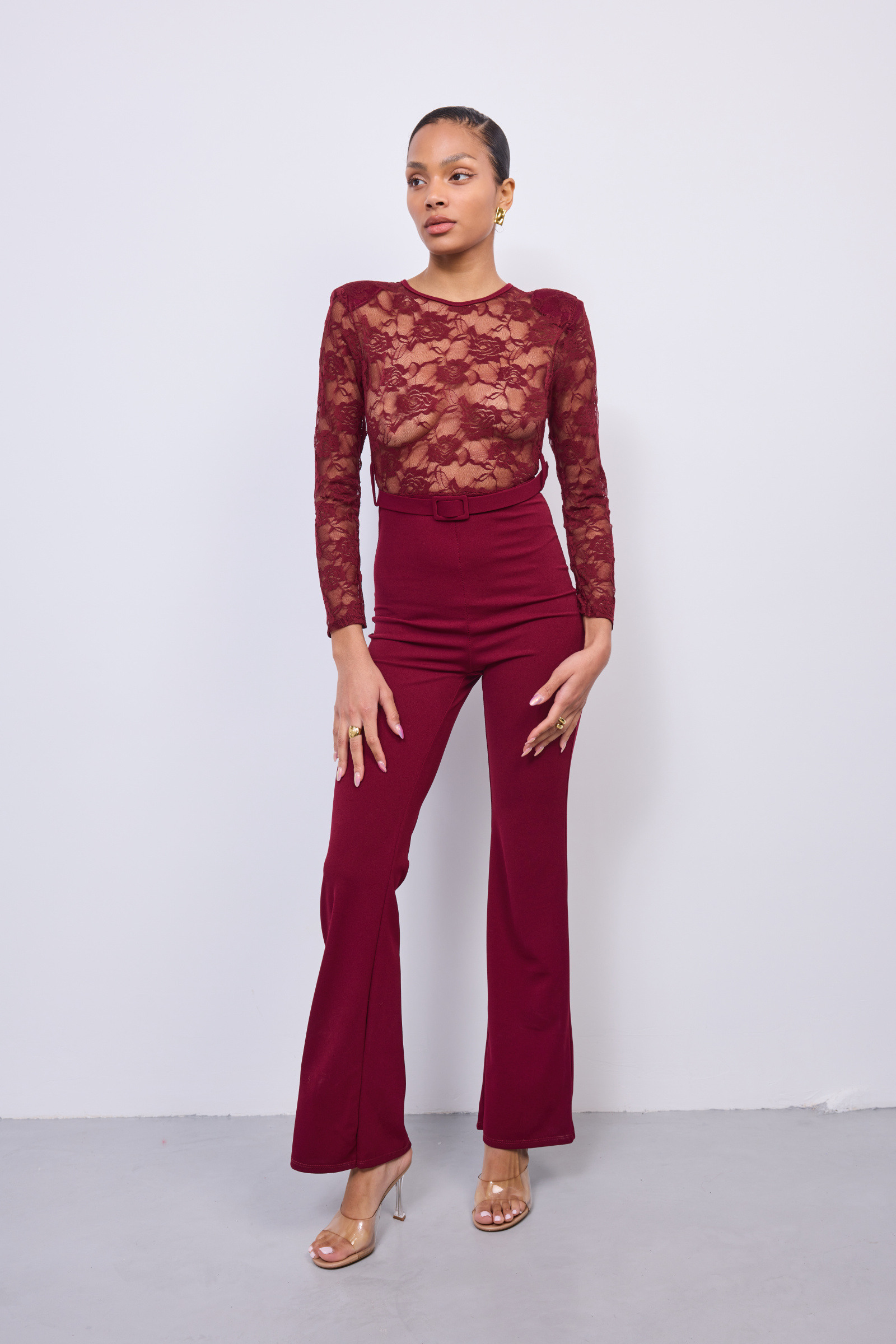 Grossiste Copperose Outlet - Combinaison à épaulettes en dentelle ceinturée