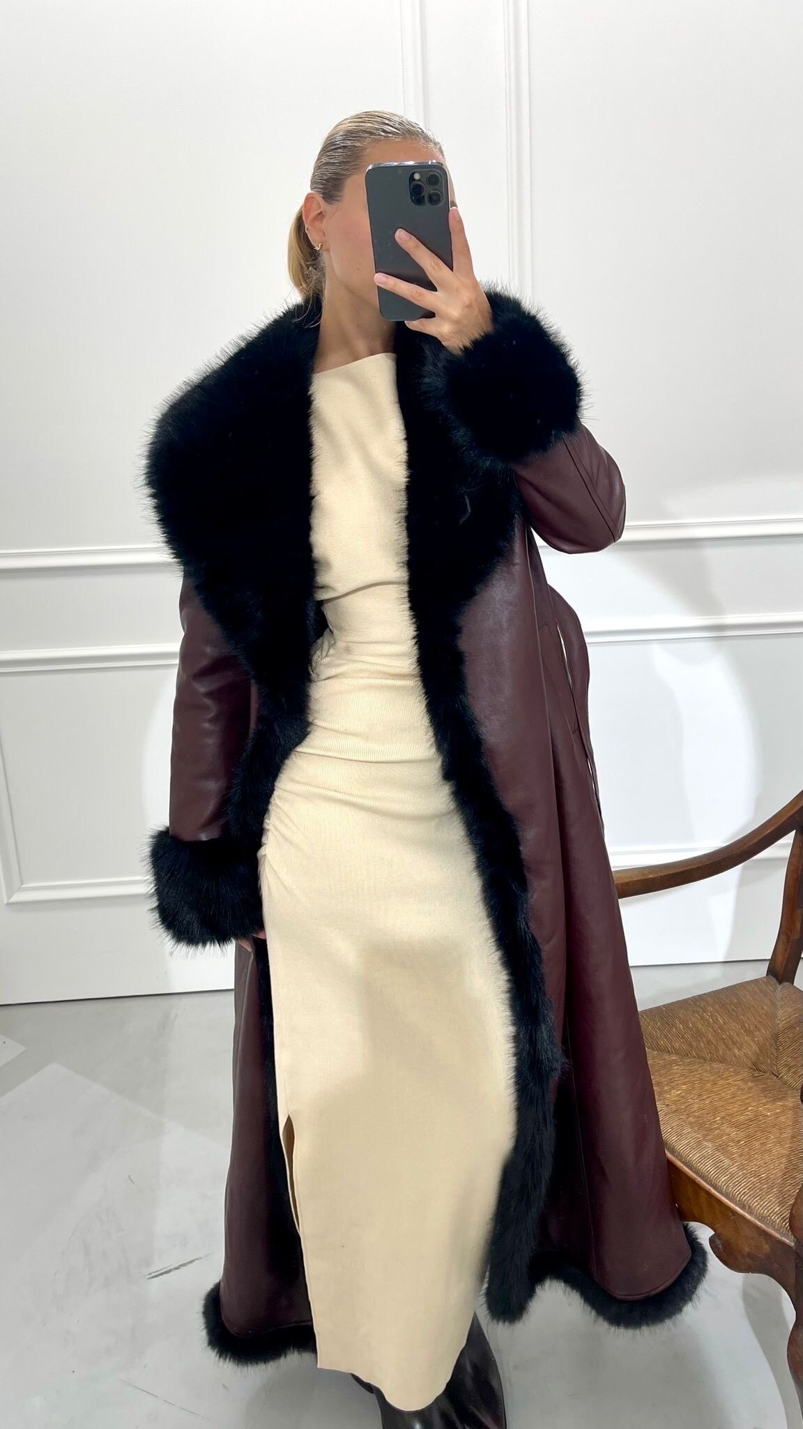 Wholesaler Copperose - LONG FAUX LEATHER COAT WITH FAUX FUR DETAILS