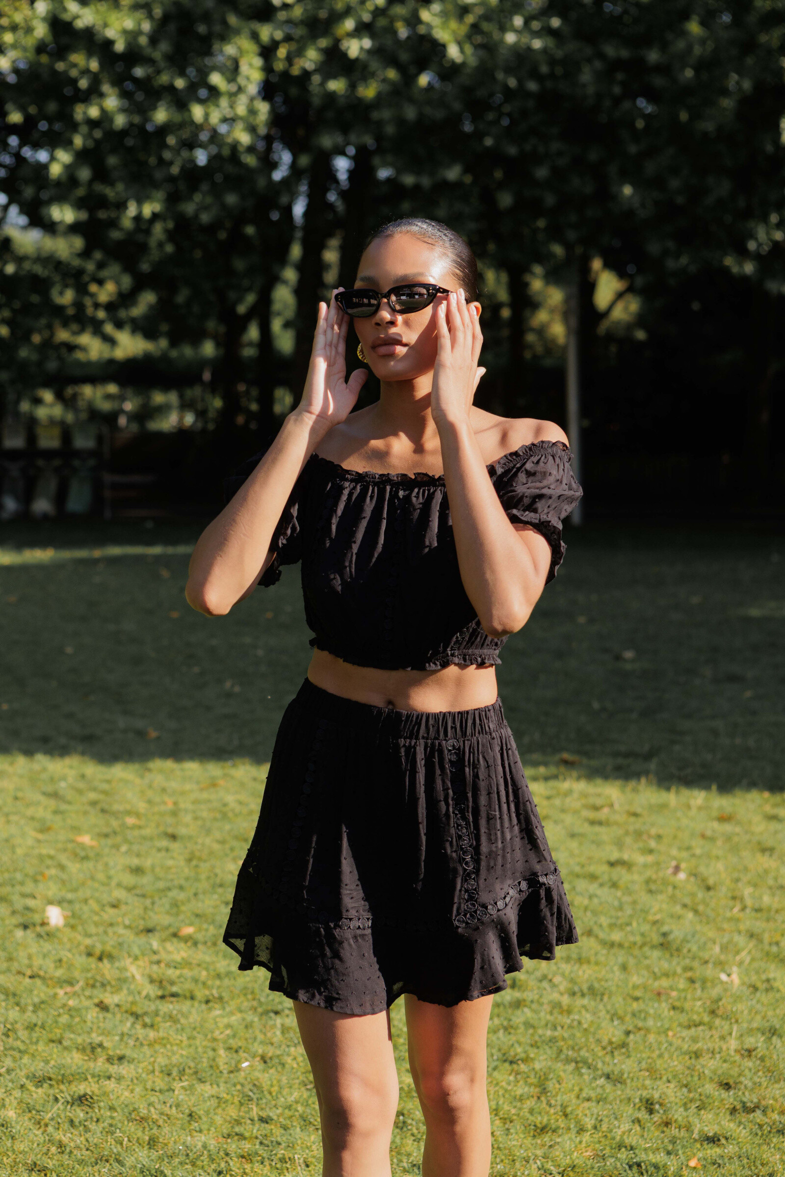Grossiste Copperose - Ensemble crop top et jupe courte en viscose avec galon ajouré