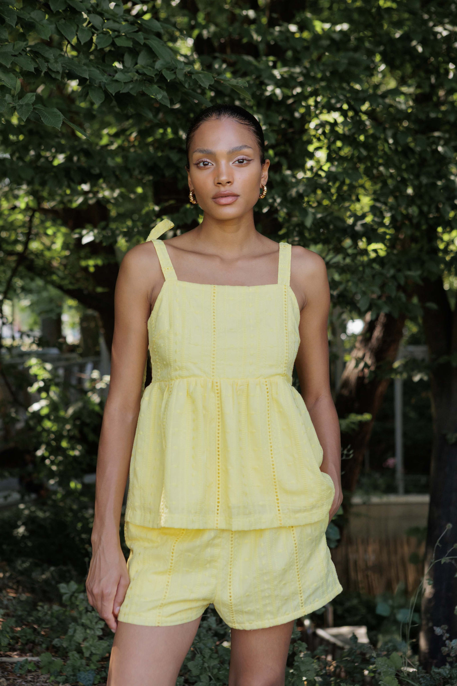 Grossista Copperose - Completo top e shorts ricamato