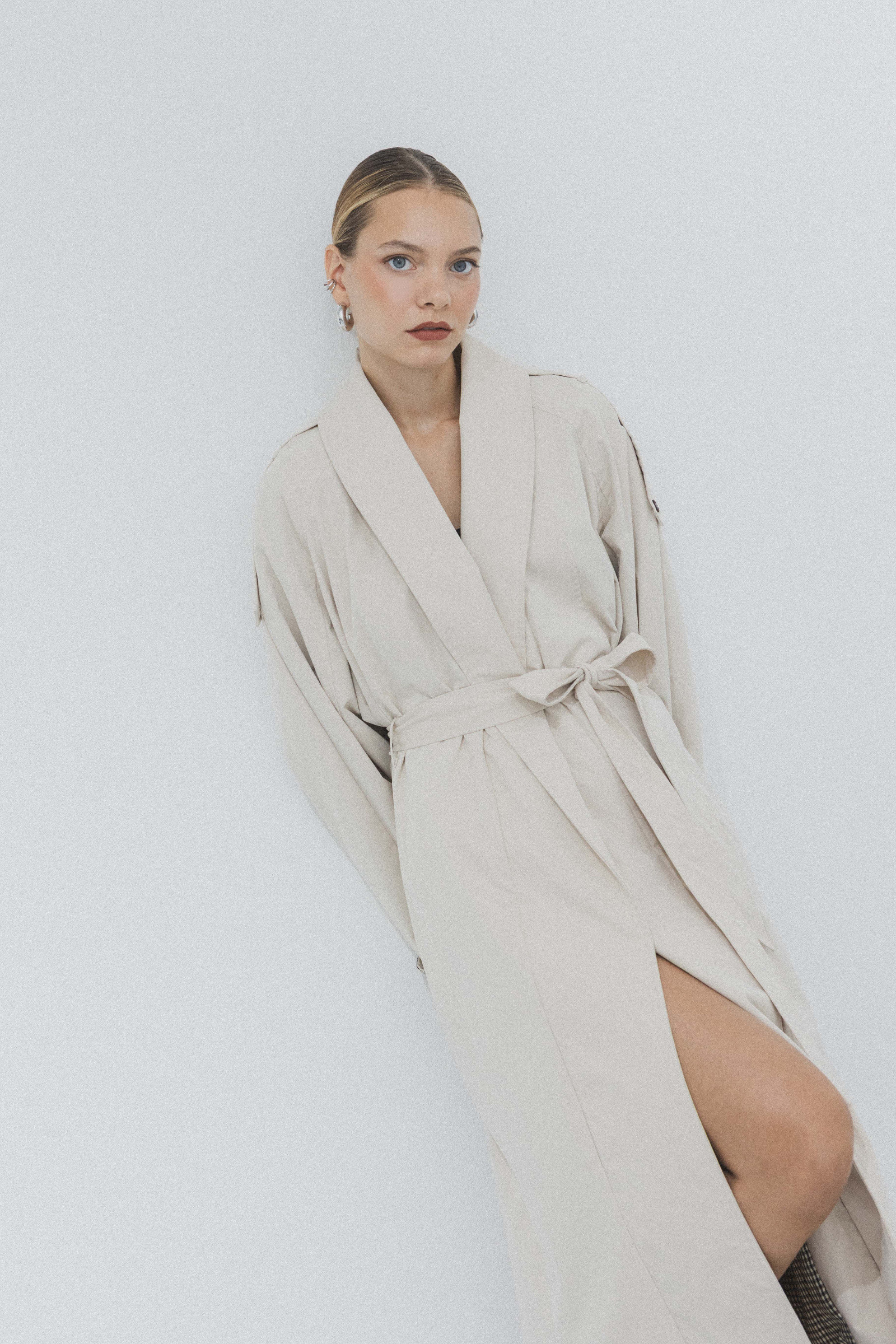 Grossiste Copperose - TRENCH LONG POIGNETS REVERS À TARTAN CEINTURE