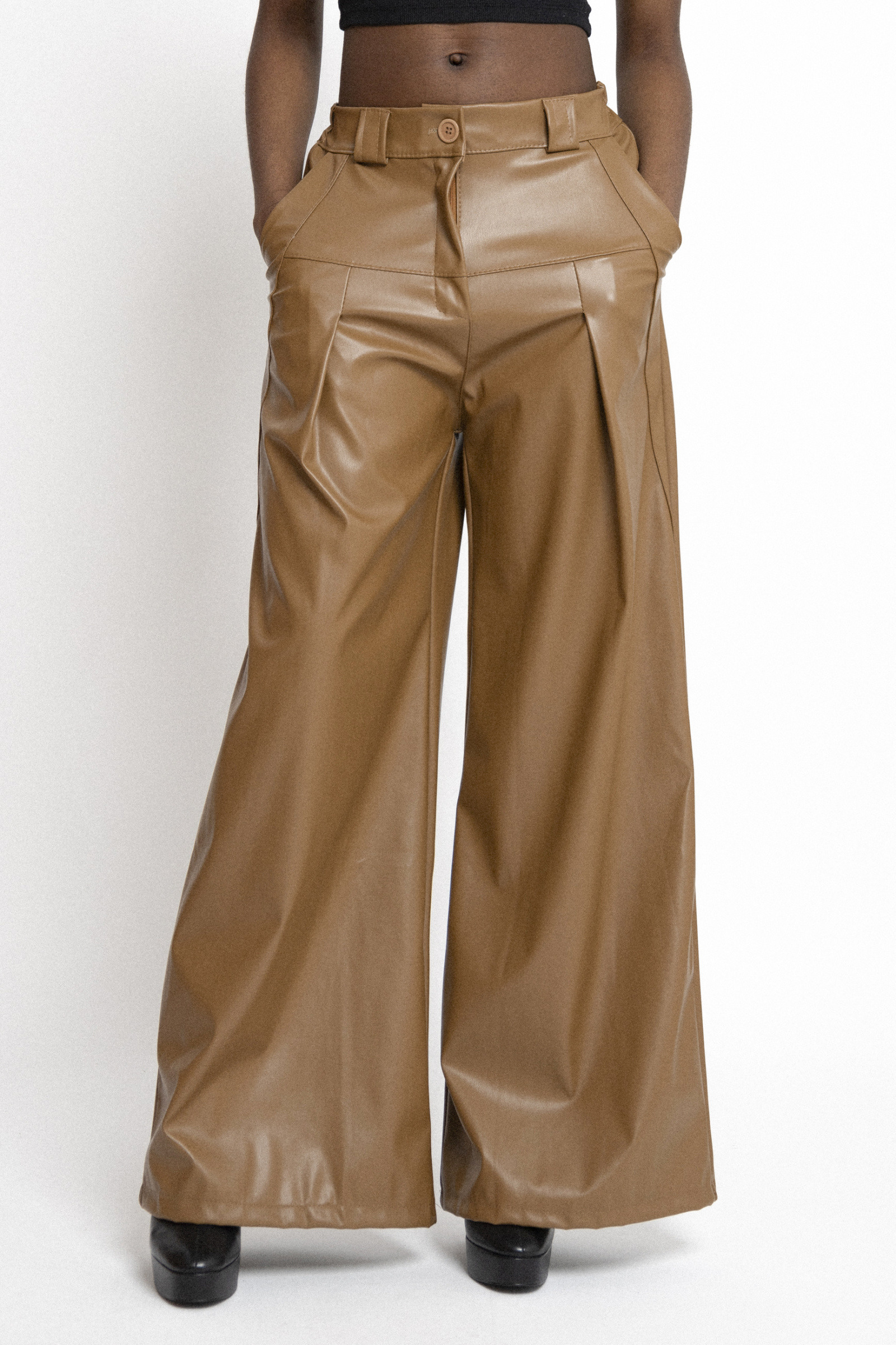 Mayorista Copperose Outlet - Pantalón campana efecto piel con pliegues