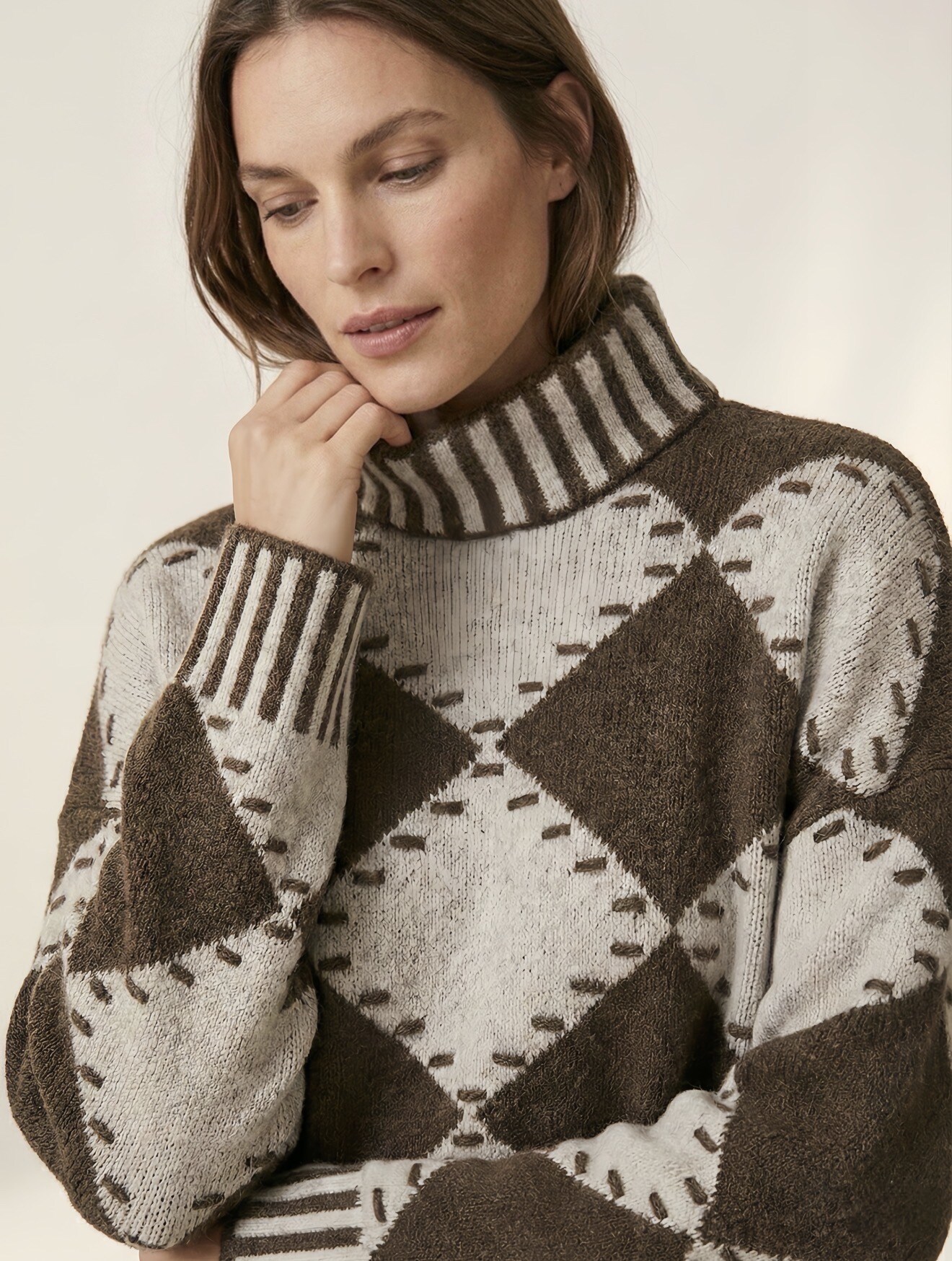 Wholesaler Copperose - DIAMOND PATTERN TURTLENECK SWEATER