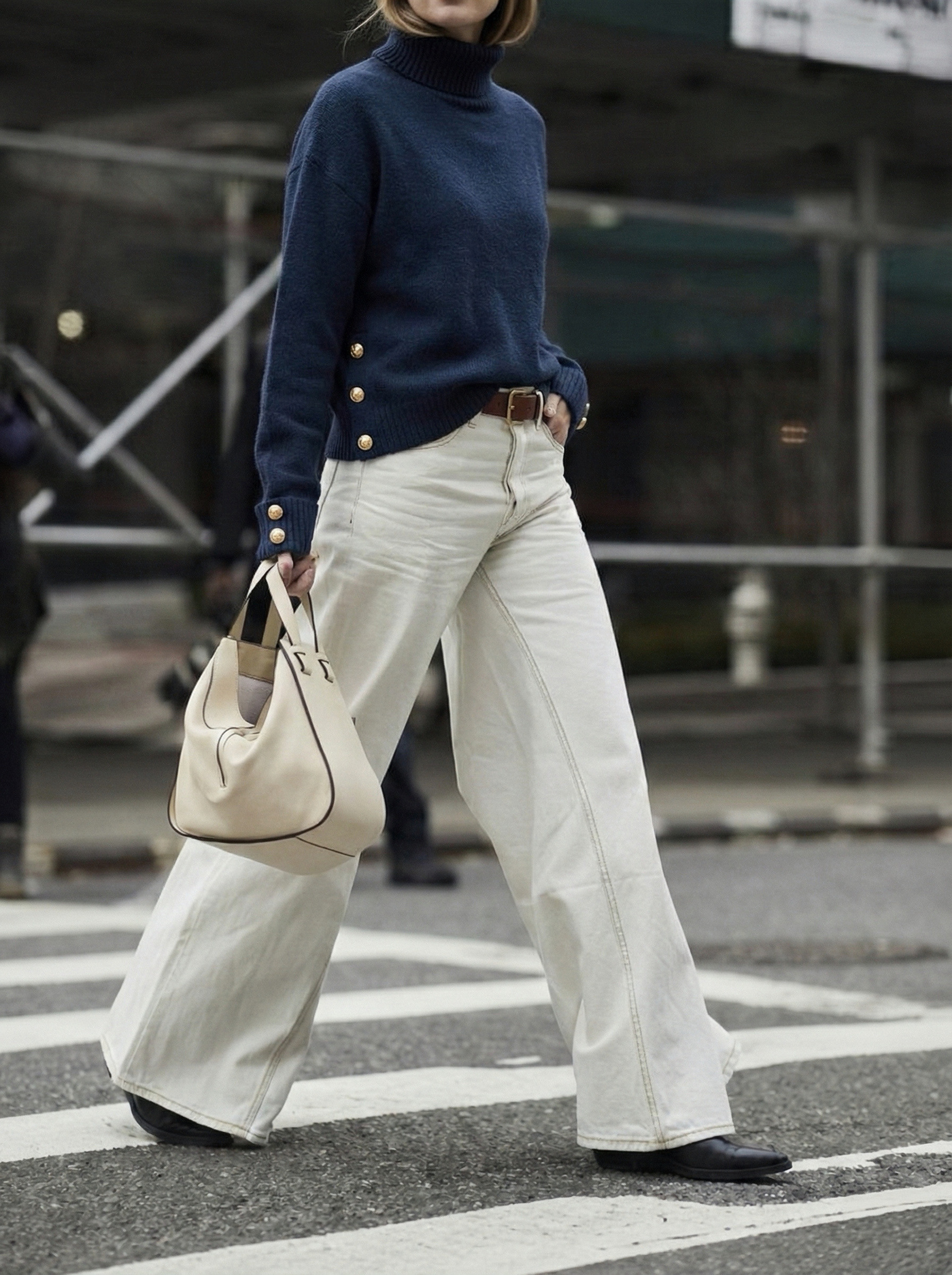 Wholesaler Copperose - FINE KNIT SWEATER WITH GOLDEN BUTTONS