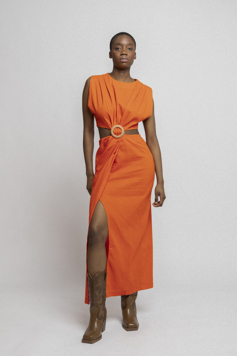 Großhändler Copperose Outlet - Maxikleid mit Cut-out und Schnalle aus Leinenmischung