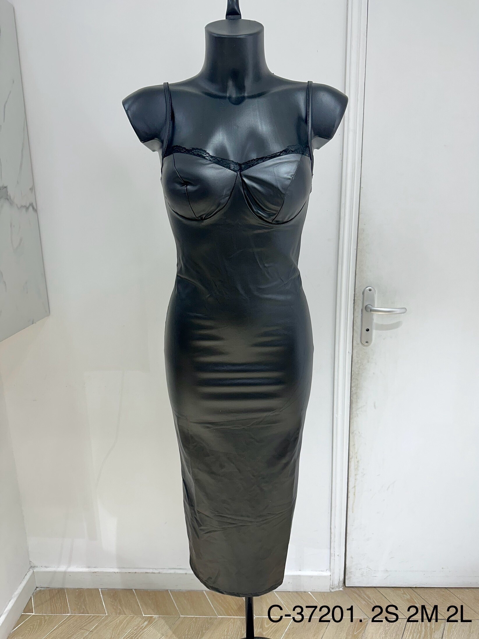 Grossiste Copperose - Robe mi-longue en similicuir