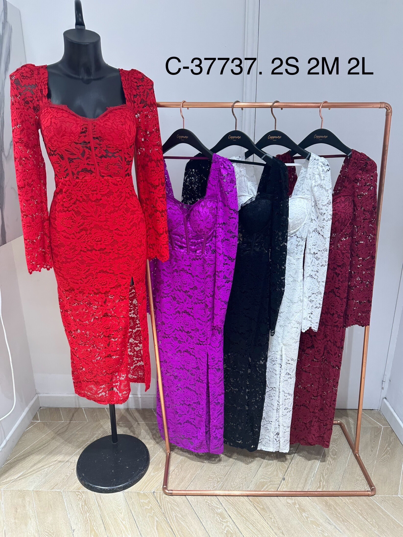 Grossiste Copperose - Robe corset longue  en dentelle