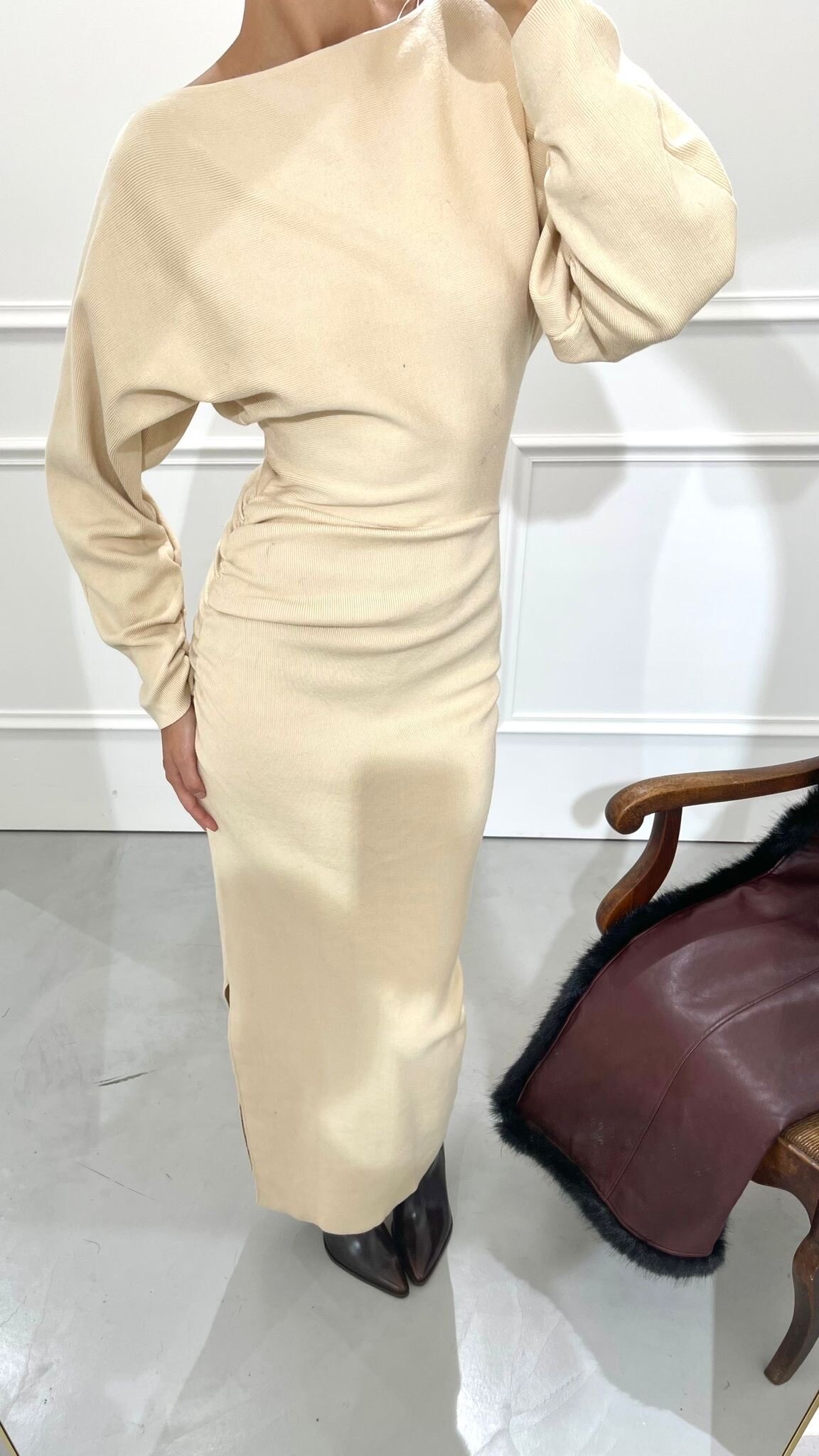 Grossiste Copperose - ROBE LONGUE EN MAILLE À FRONCES LATÉRALES