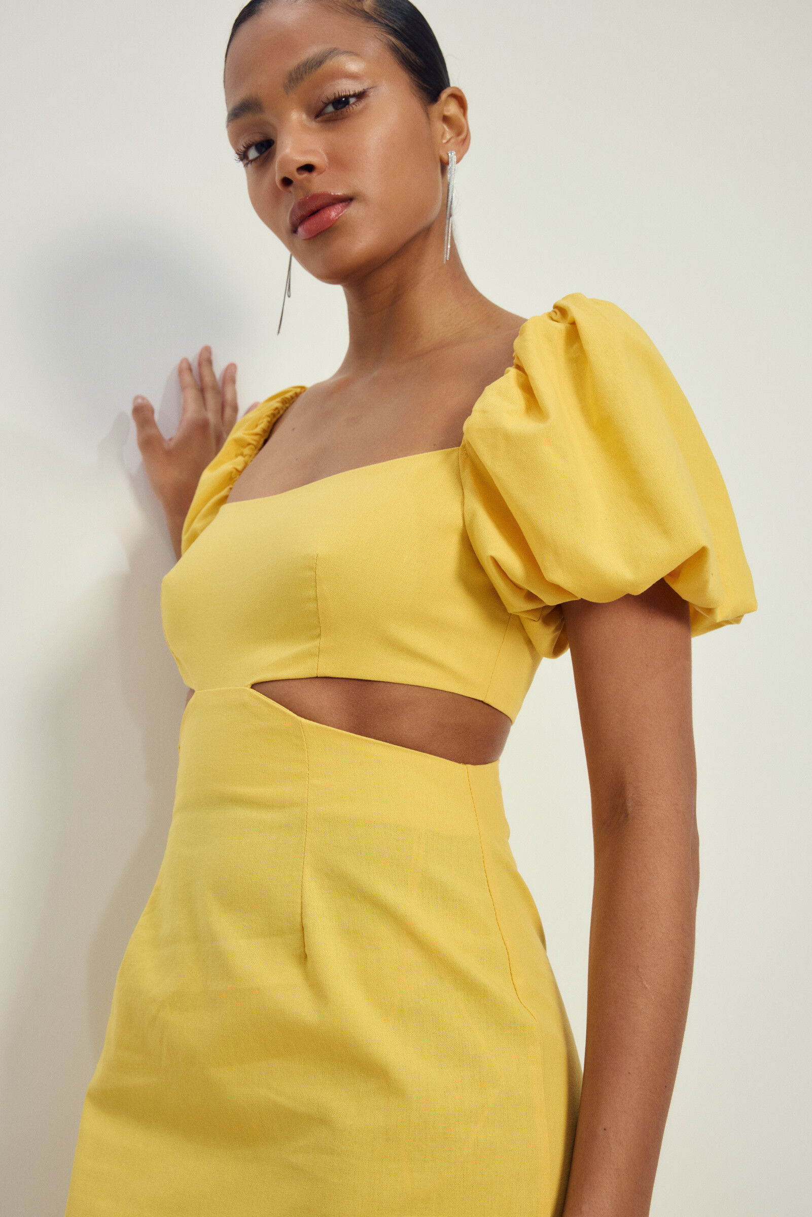 Grossista Copperose - Abito midi con aperture e maniche gonfie