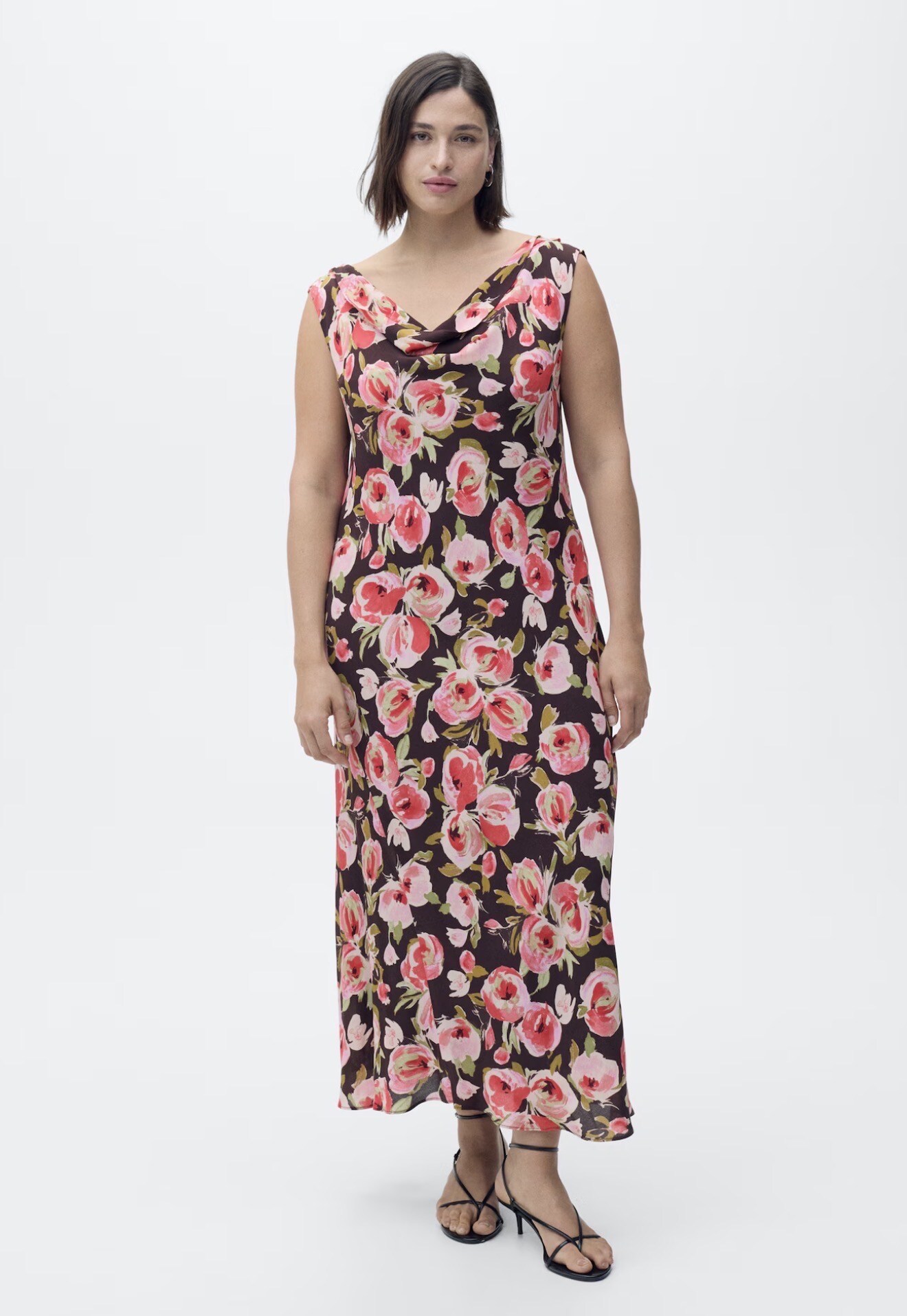 Grossiste Copperose - PLUS SIZE: ROBE LONGUE À ENCOLURE BÉNITIER ET MOTIF FLORAL