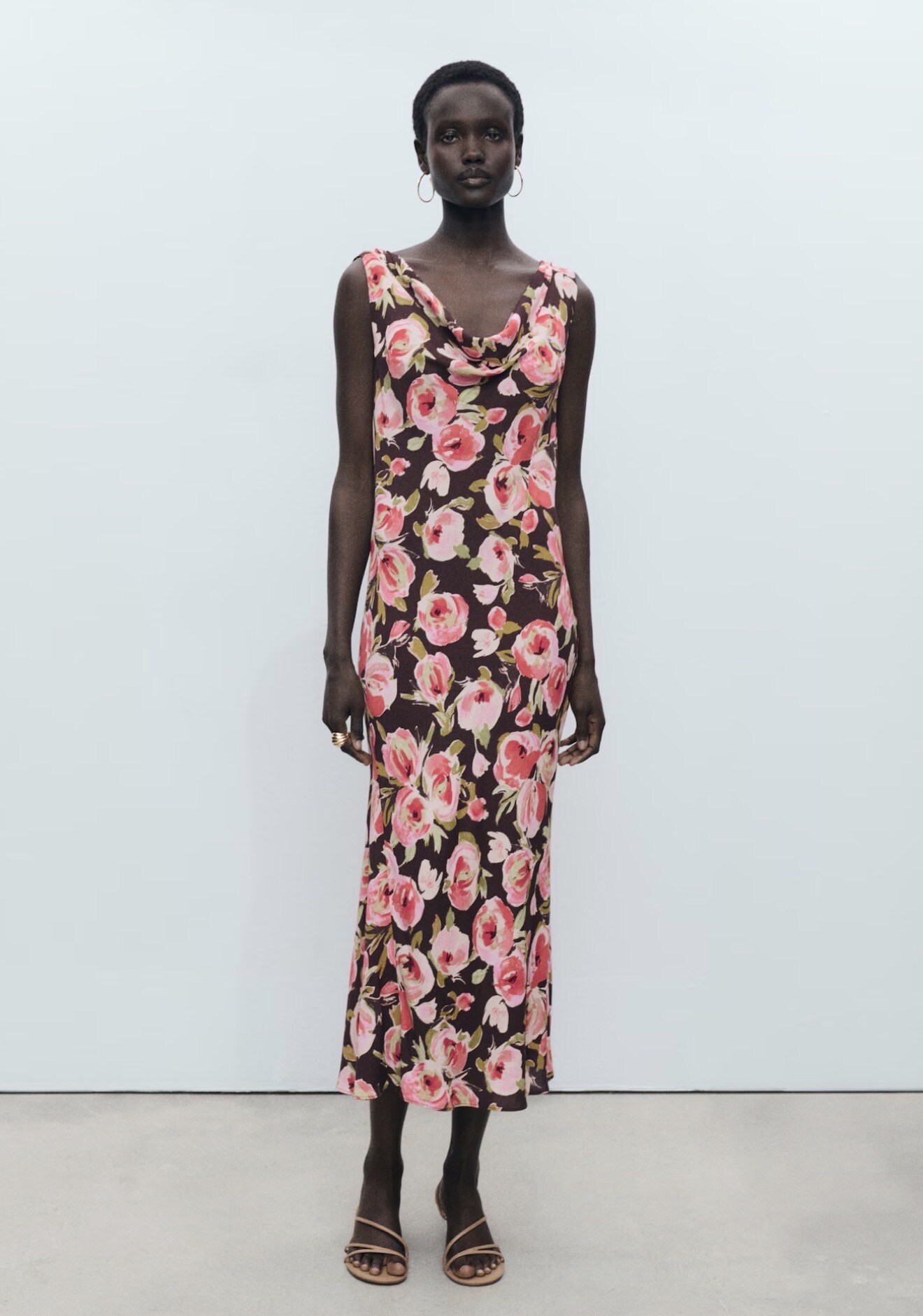 Grossiste Copperose - ROBE LONGUE À ENCOLURE BÉNITIER ET MOTIF FLORAL