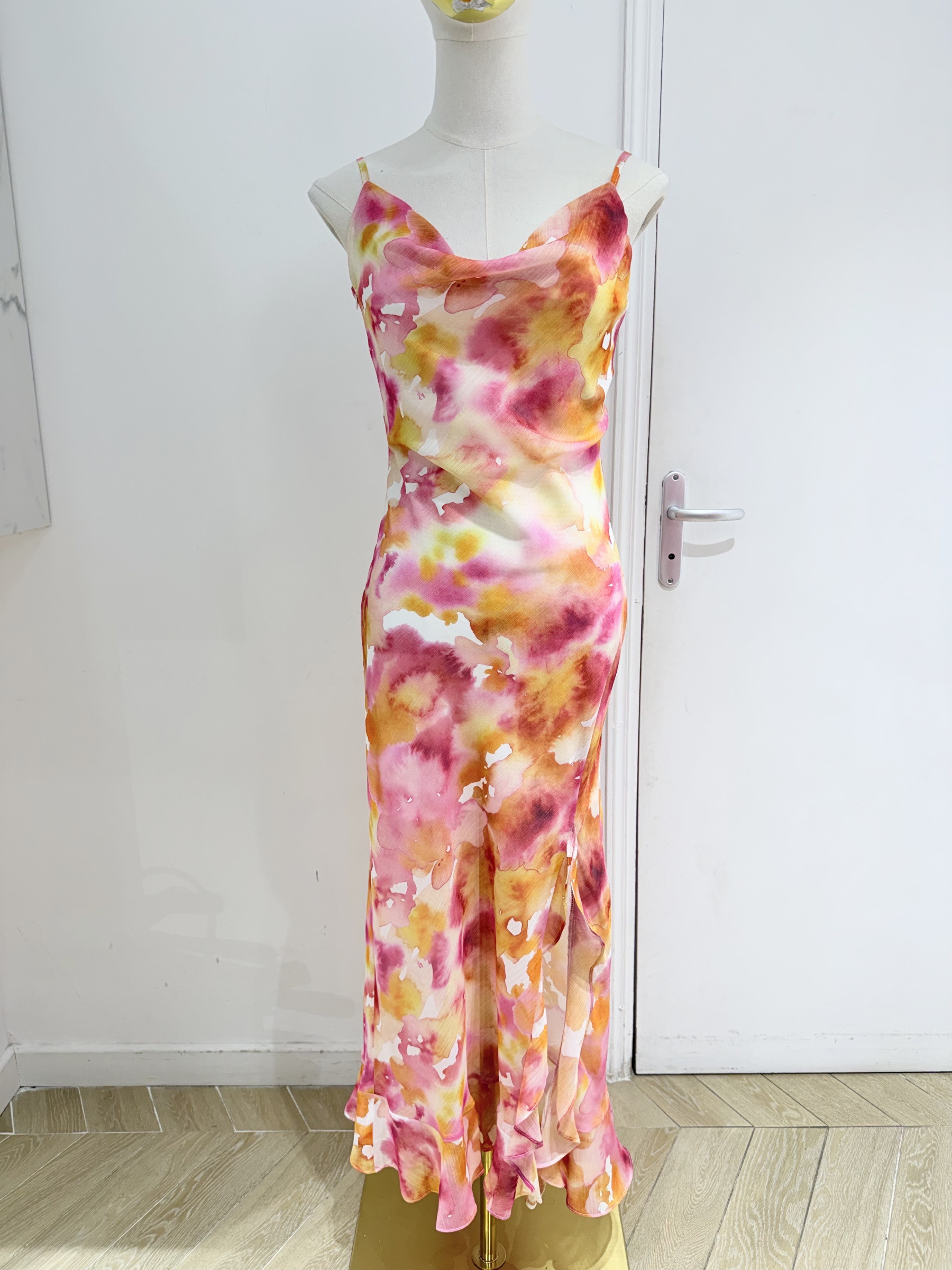 Grossiste Copperose - ROBE MI-LONGUE IMPRIMÉE À BRETELLES FINES