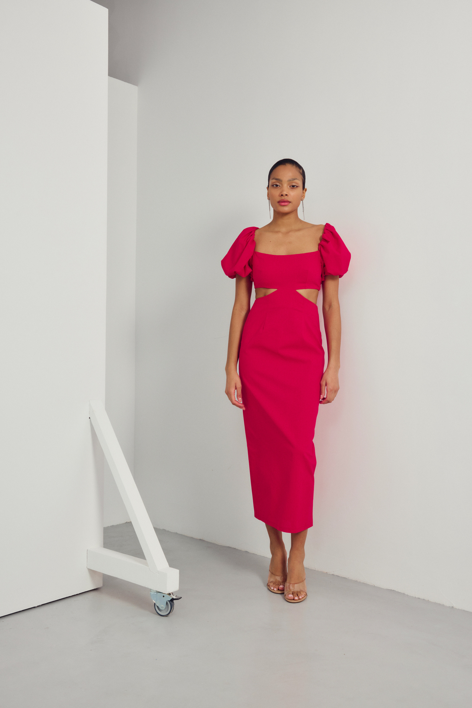 Grossiste Copperose - ROBE MIDI AVEC OUVERTURES ET MANCHES BOUFFANTES
