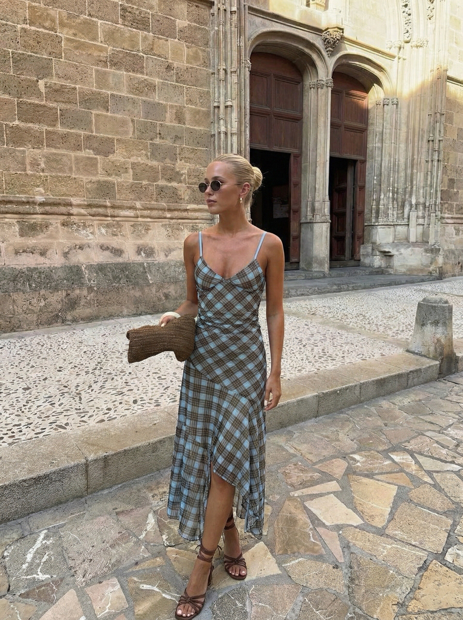 Grossiste Copperose - ROBE ASYMÉTRIQUE À CARREAUX ET VOLANTS