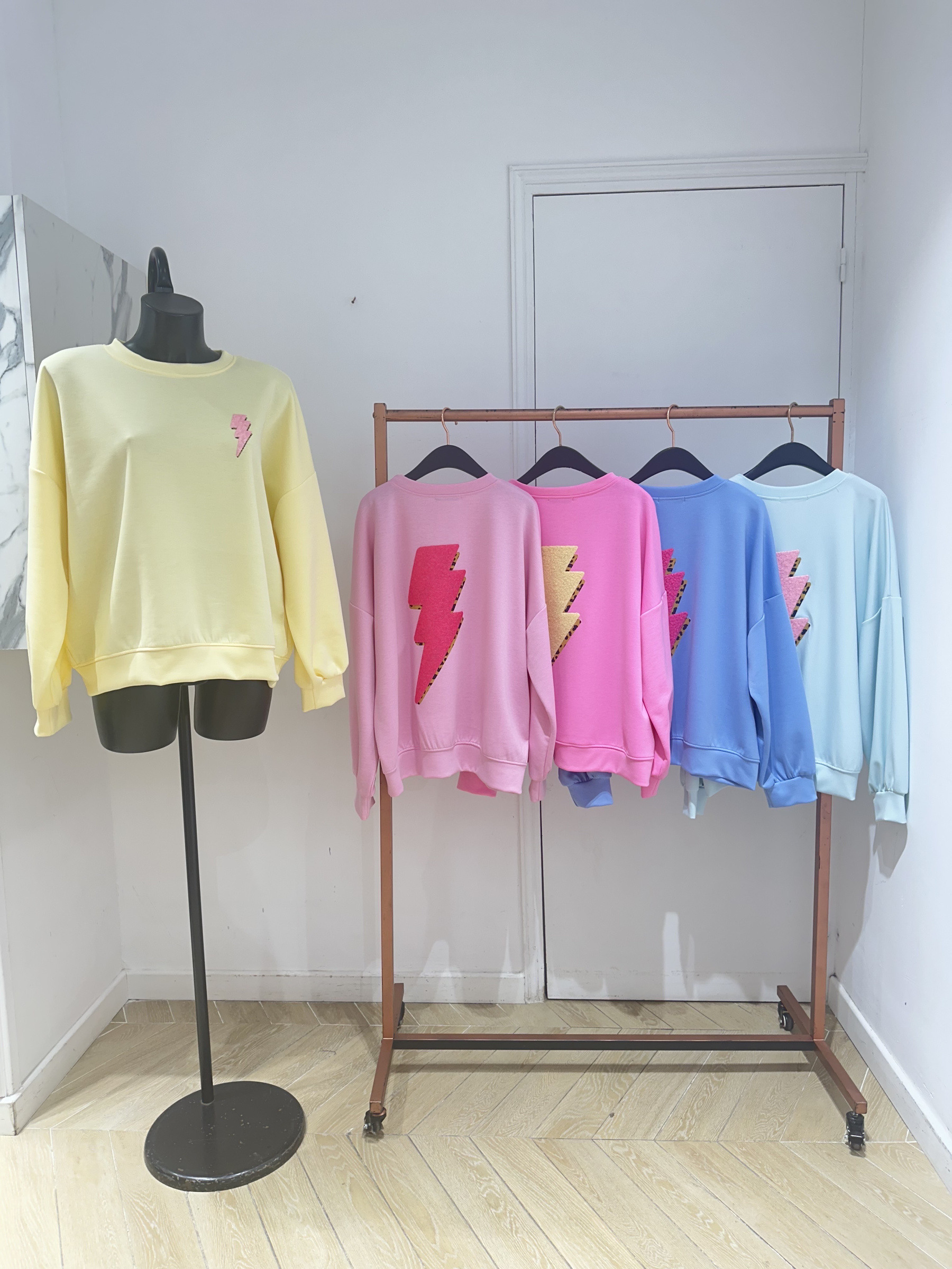 Grossiste Copperose - SWEAT-SHIRT À MOTIF ÉCLAIR