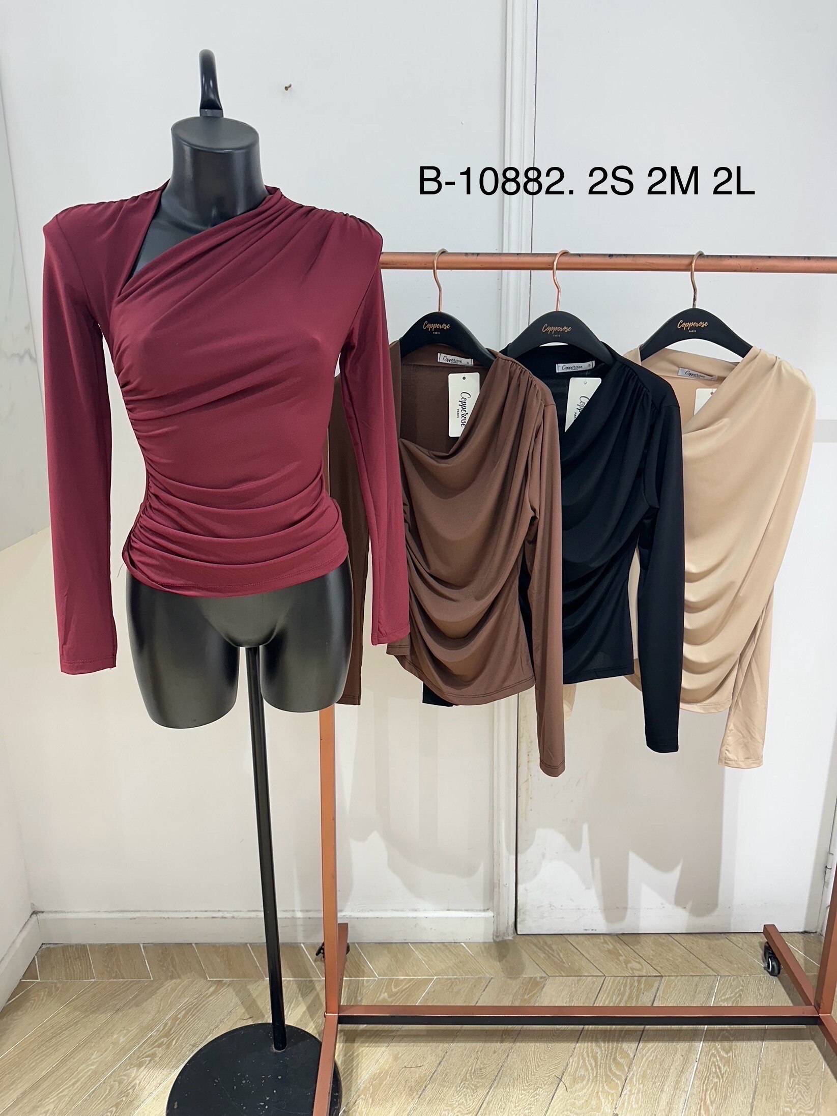 Mayorista Copperose - Blusa drapeada con escote asimétrico