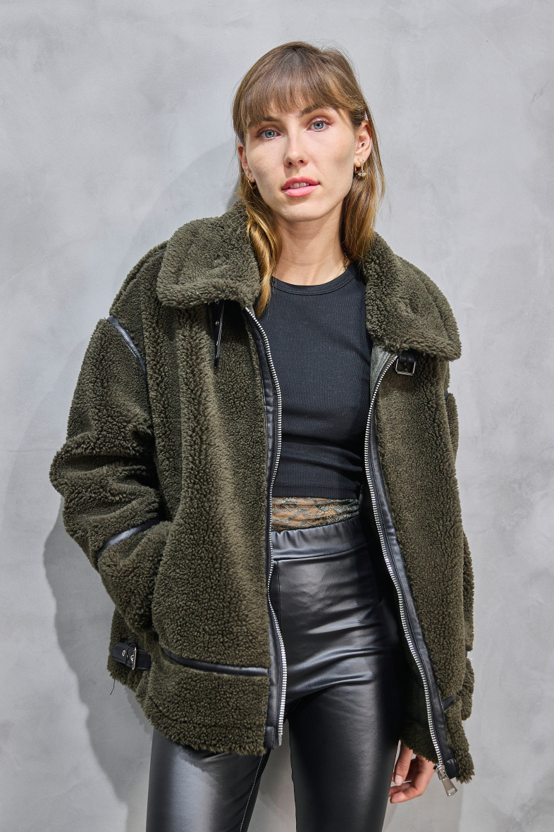Grossiste Copperose - blouson aviateur en moumoute avec attaches similicuirs