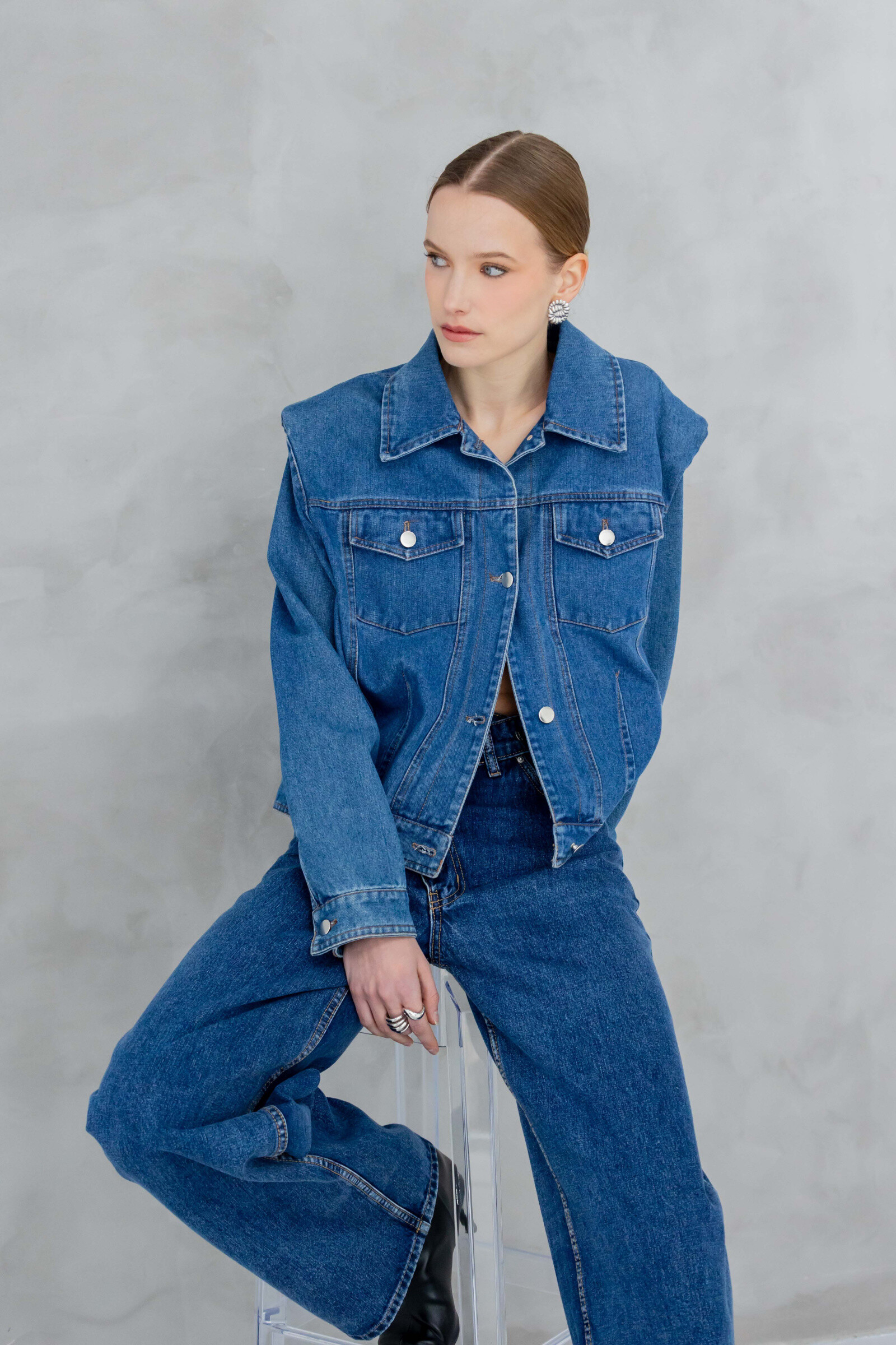 Grossista Copperose - Giacca camicia ampia in denim con spalline e dettaglio a punto sella