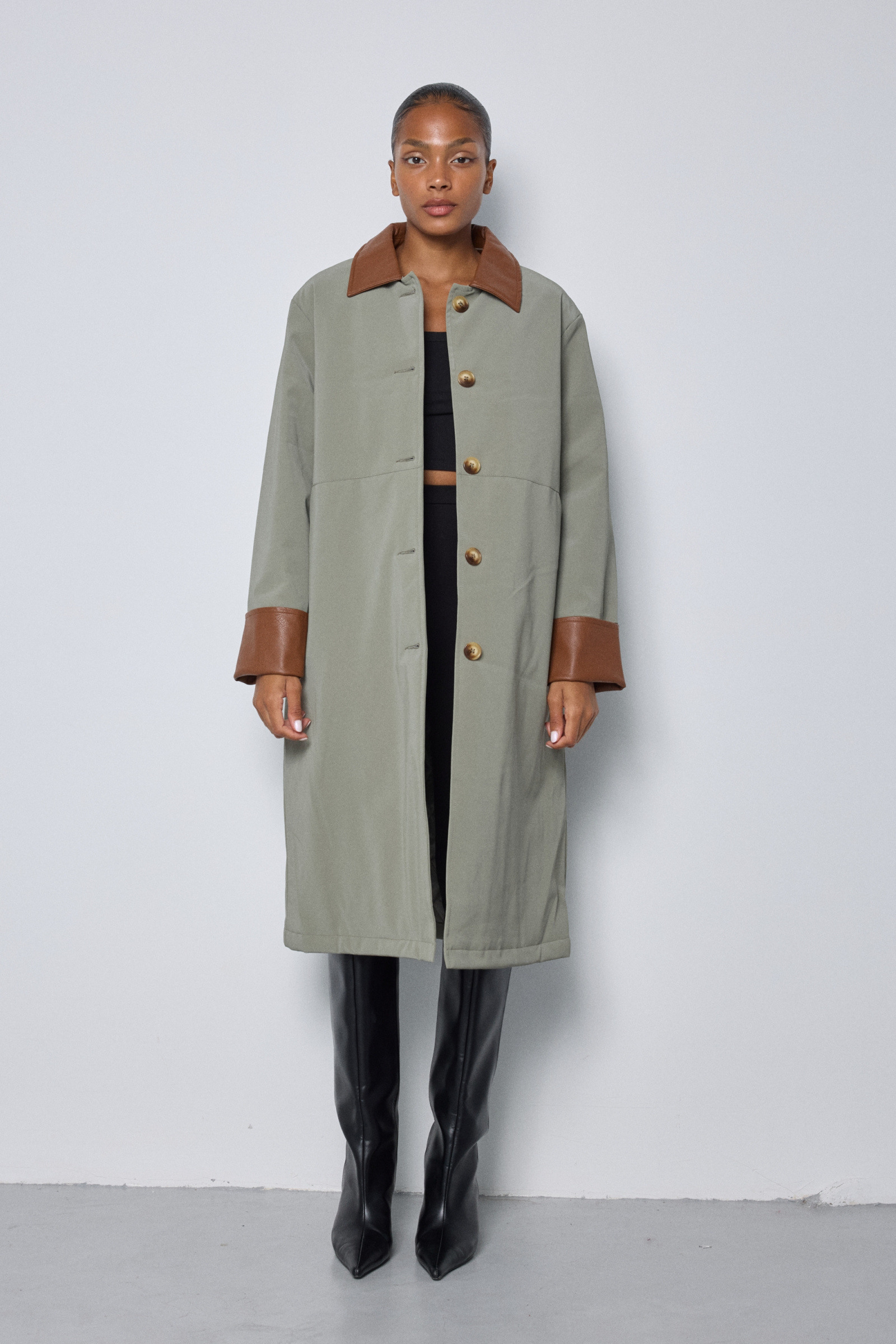 Grossista Copperose - Giacca impermeabile oversize con colletto e polsini in ecopelle
