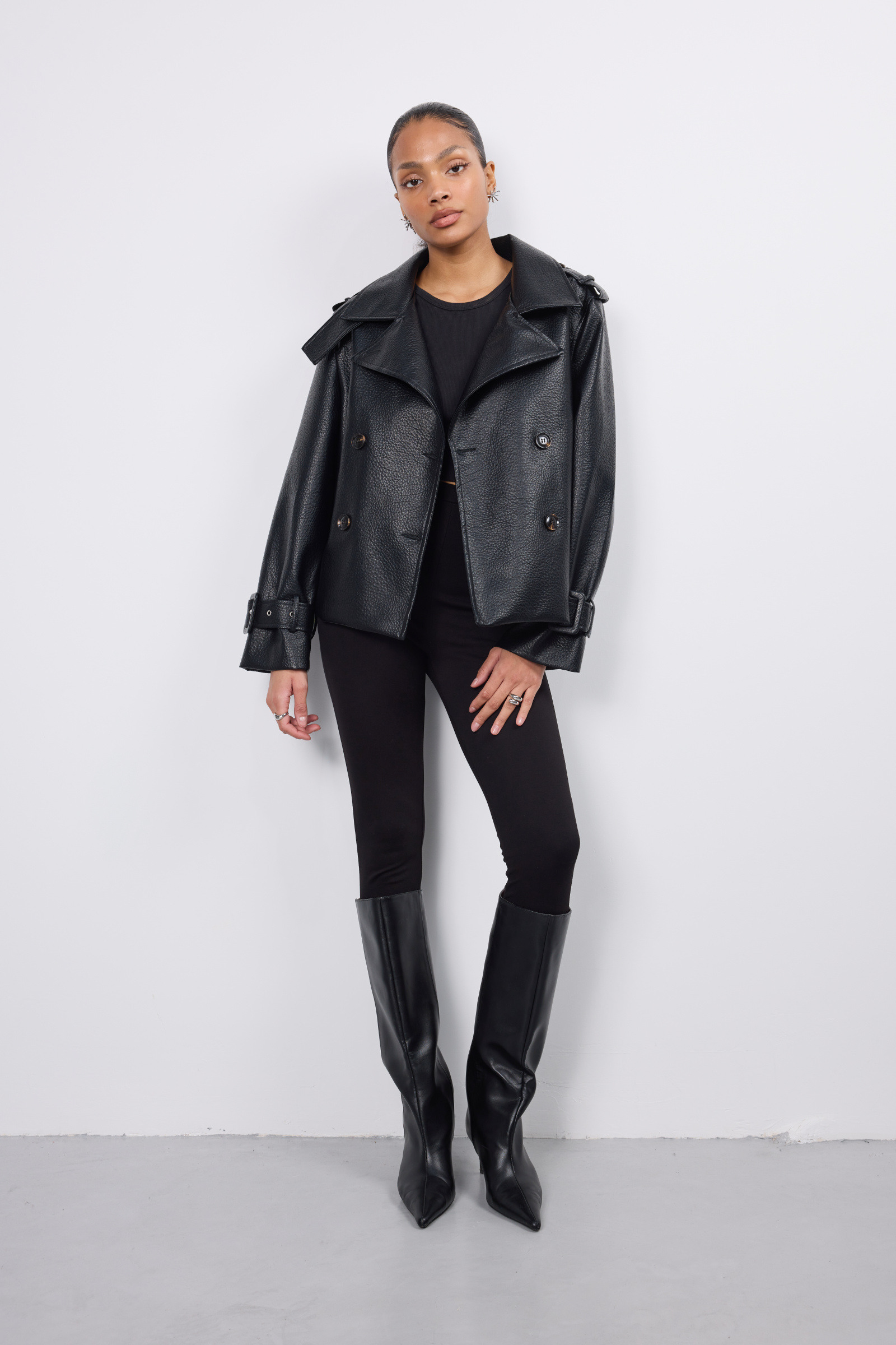Grossiste Copperose - Veste en similicuir avec fermeture croisée