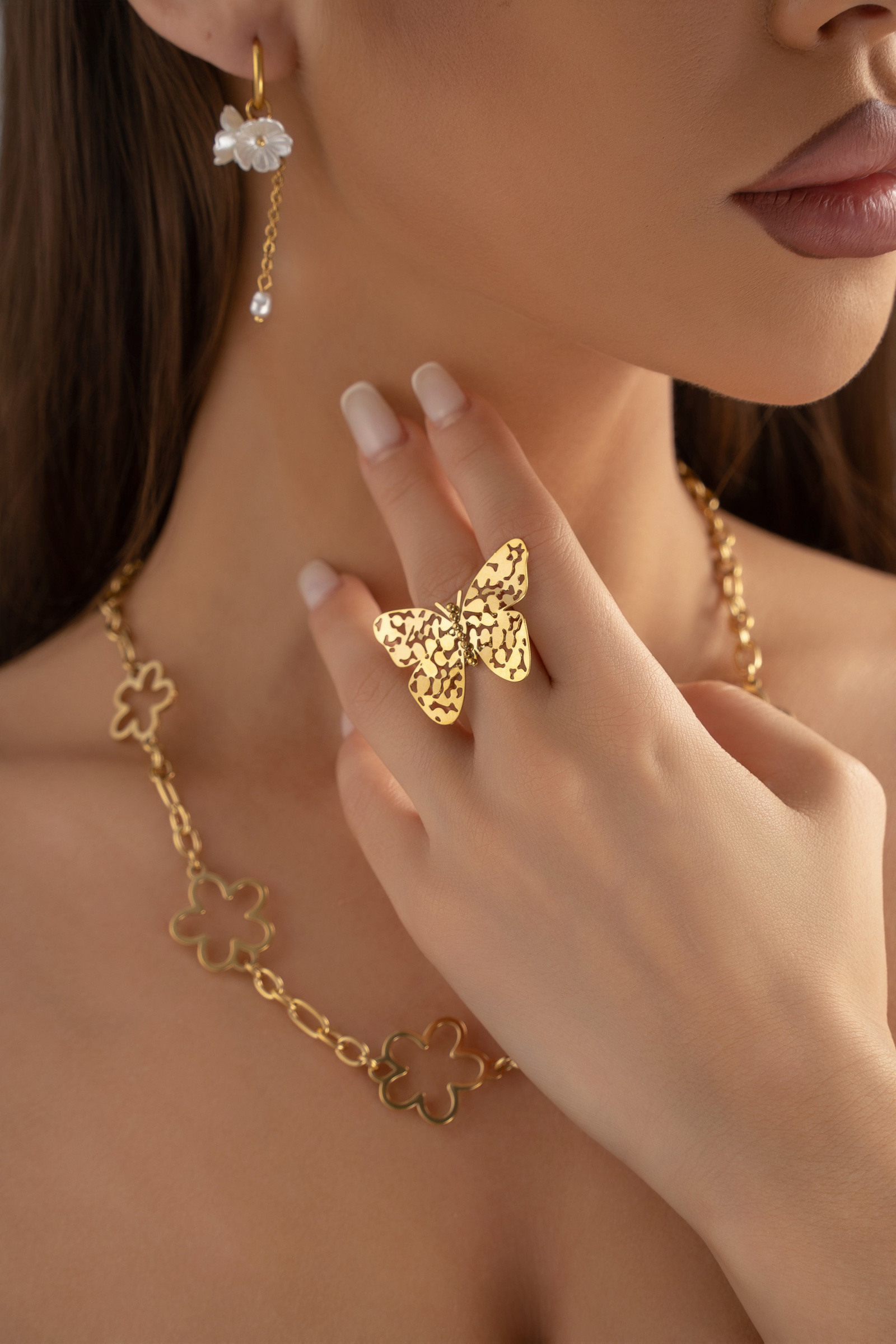 Wholesaler COSMOS - Sculpted Butterfly Ring & Openwork Design in Gold Stainless Steel