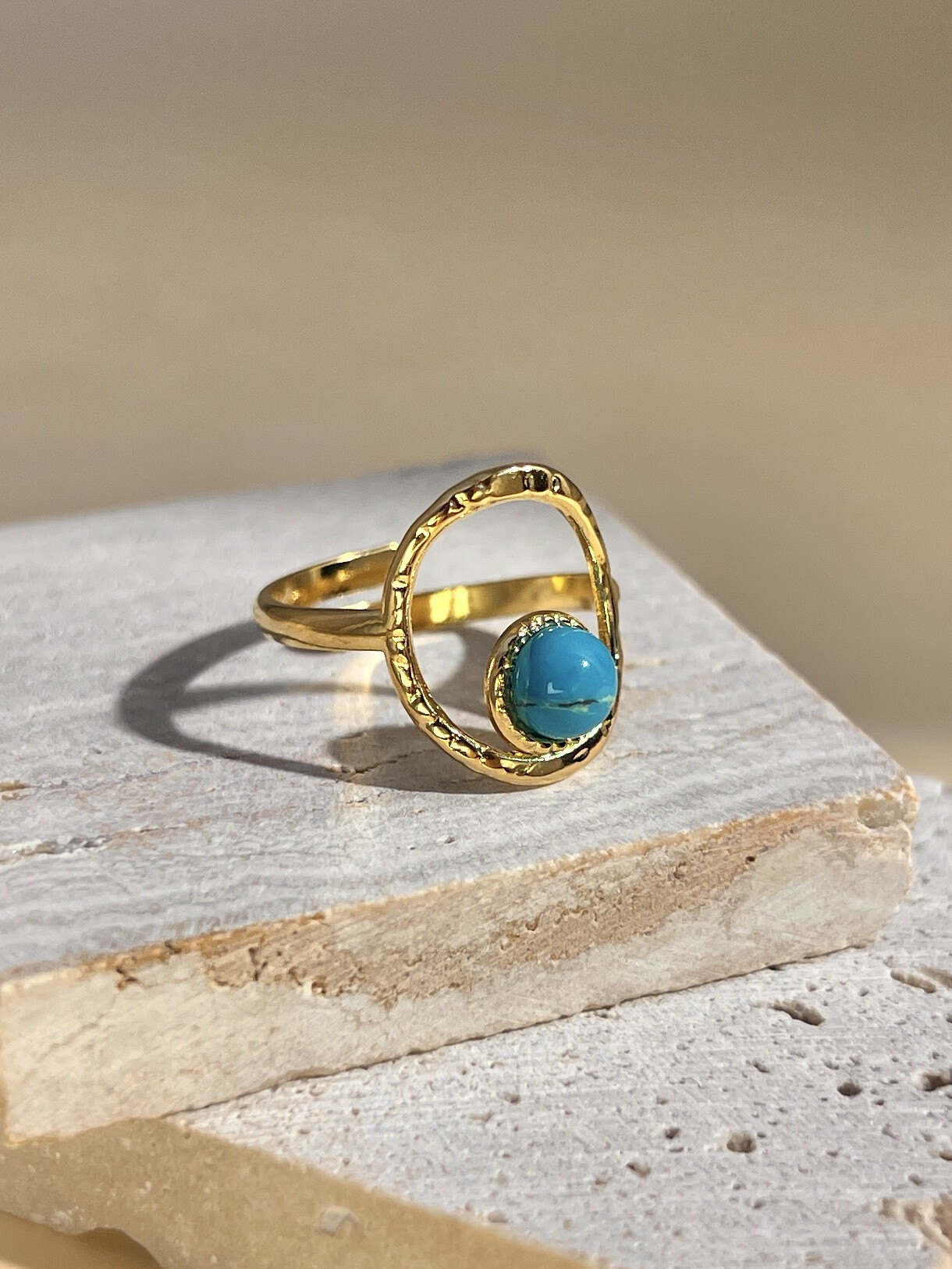 Wholesaler COSMOS - Adjustable oval ring with natural stone