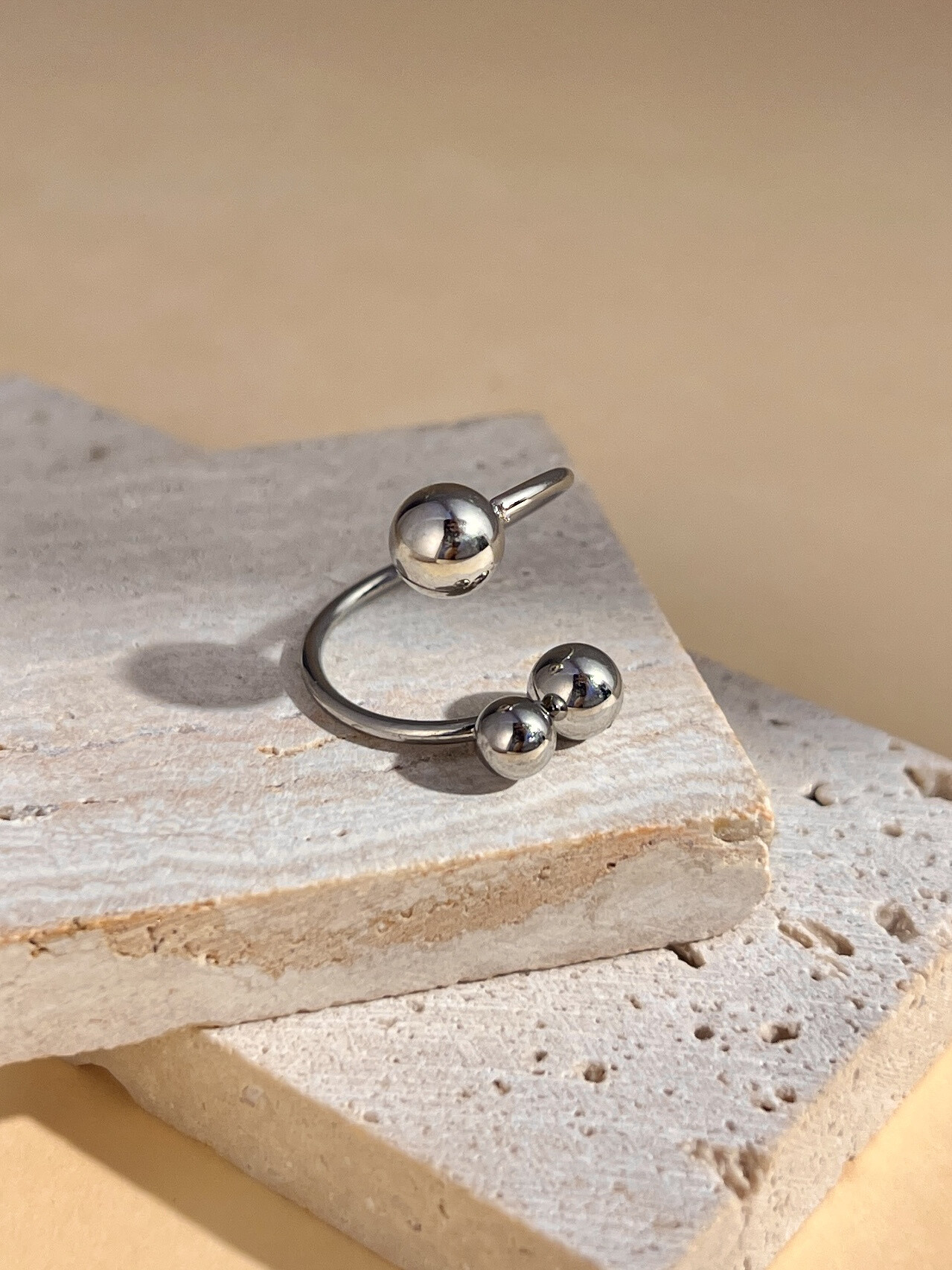 Wholesaler COSMOS - Three Silver Spheres Adjustable Ring in Stainless Steel