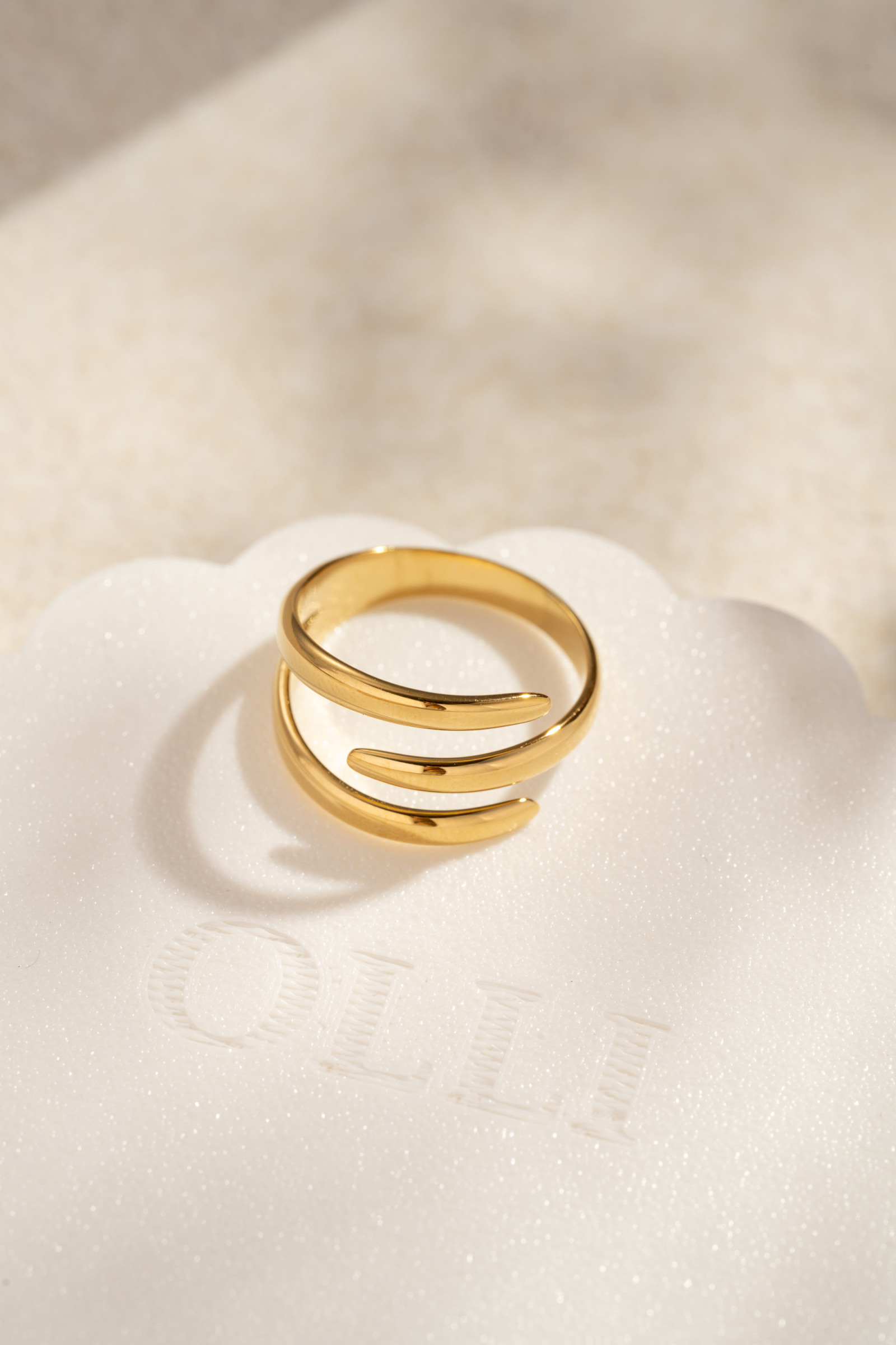 Grossiste COSMOS - Bague Double Boucle Dorée Acier Inoxydable Ajustable Design Minimal