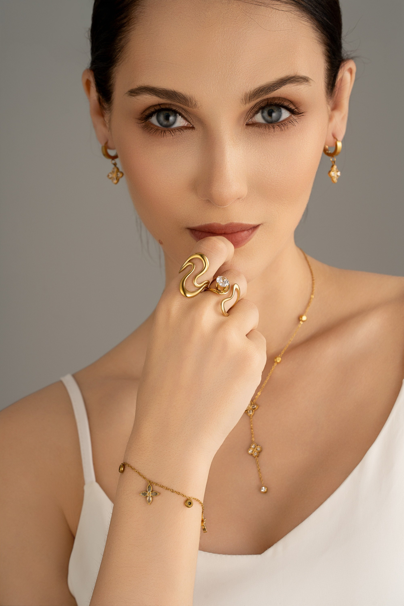 Grossiste COSMOS - Bague Ondulée Élégance Moderne Acier Inoxydable Ajustable
