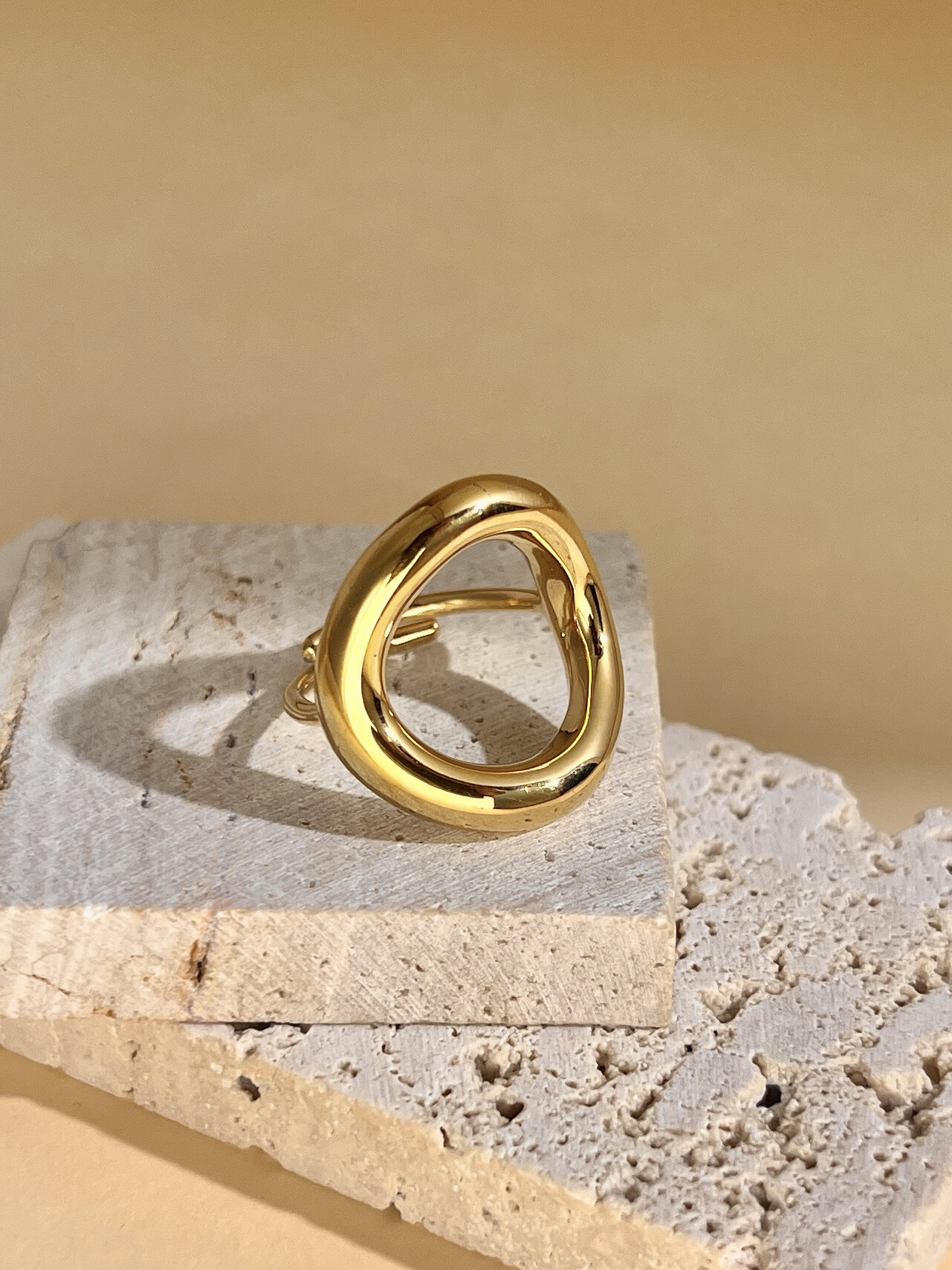 Mayorista COSMOS - Anillo geométrico redondo - diseño contemporáneo en acero inoxidable