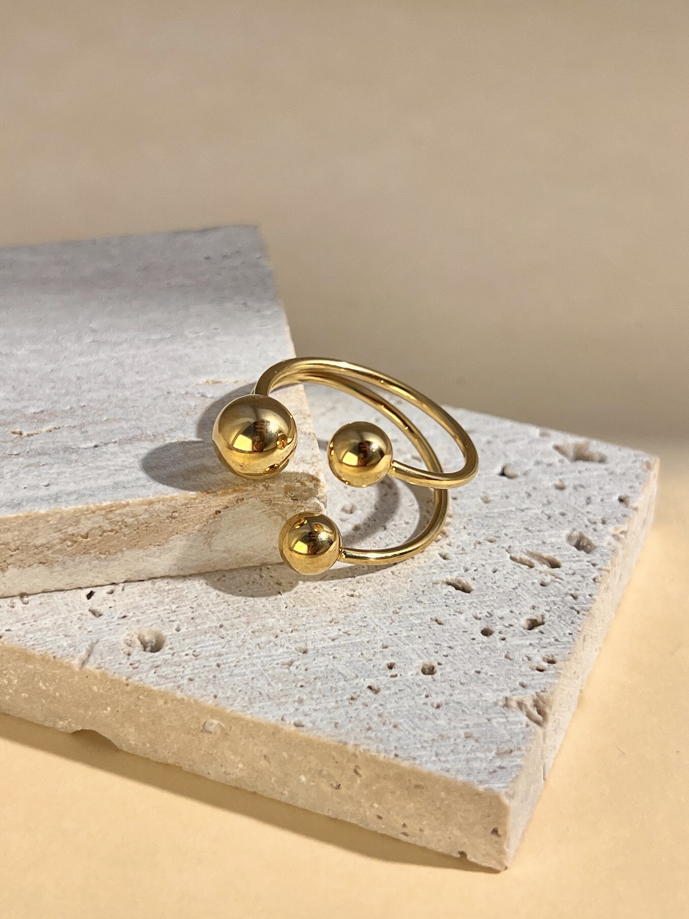 Wholesaler COSMOS - Adjustable Stainless Steel Gold Trio Sphere Ring