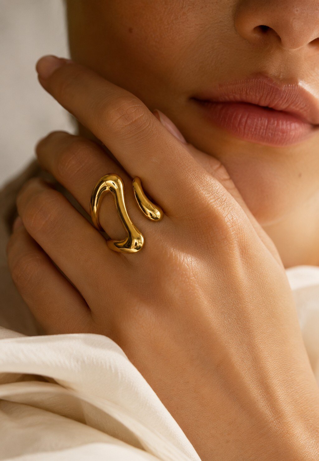 Grossiste COSMOS - Bague ajourée double boucle acier inoxydable argenté doré ajustable design moderne