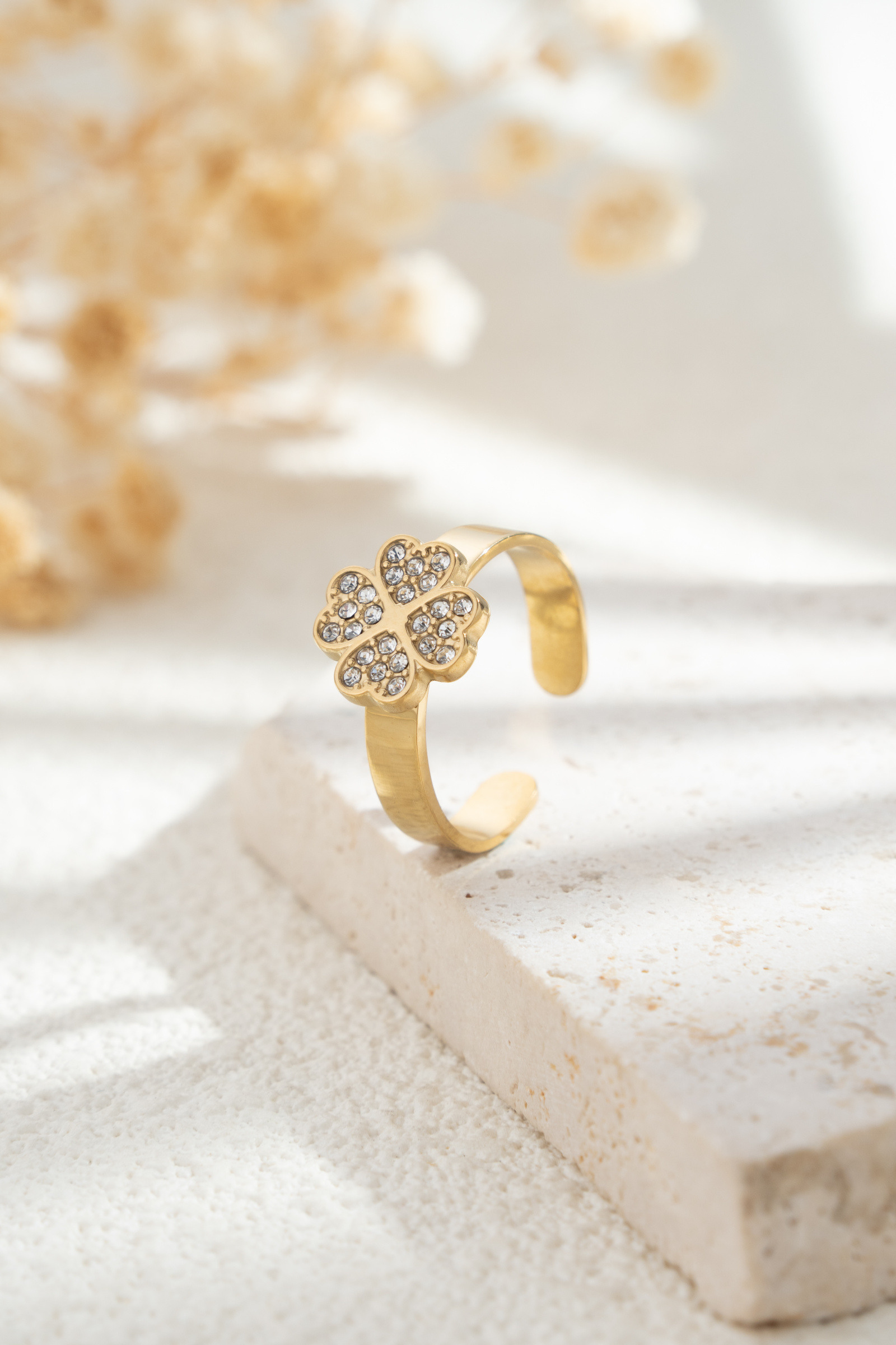 Mayorista COSMOS - Anillo ajustable de trébol y corazón de acero con acabado pavé, elegante y a la moda