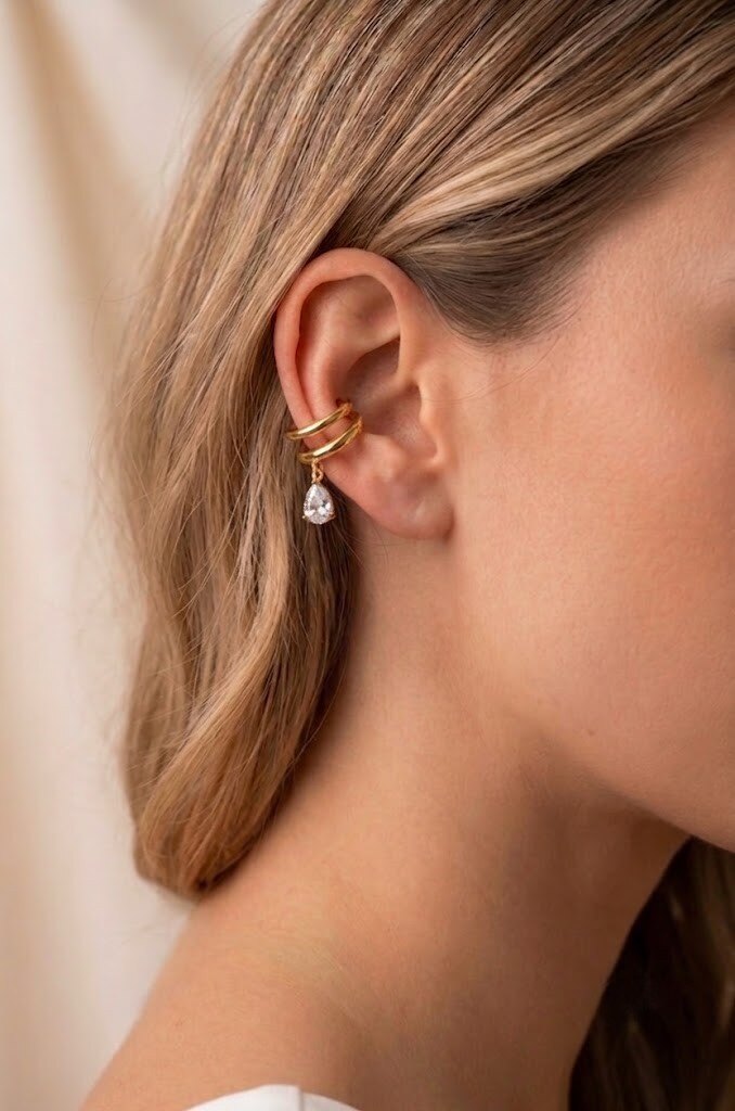 Grossista COSMOS - Earcuff dorato e argentato alla moda con doppio anello e pendente a goccia scintillante in acciaio