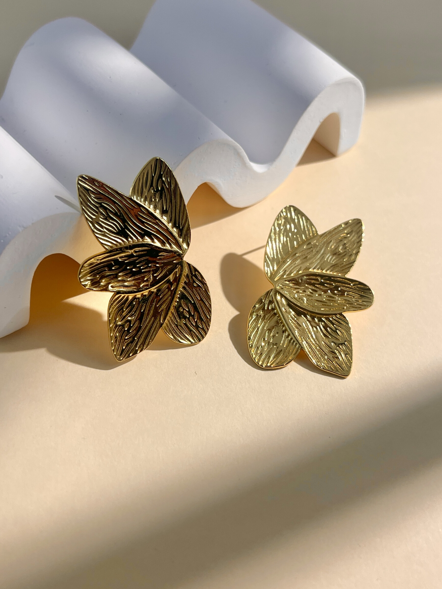 Wholesaler COSMOS - Stainless steel earring