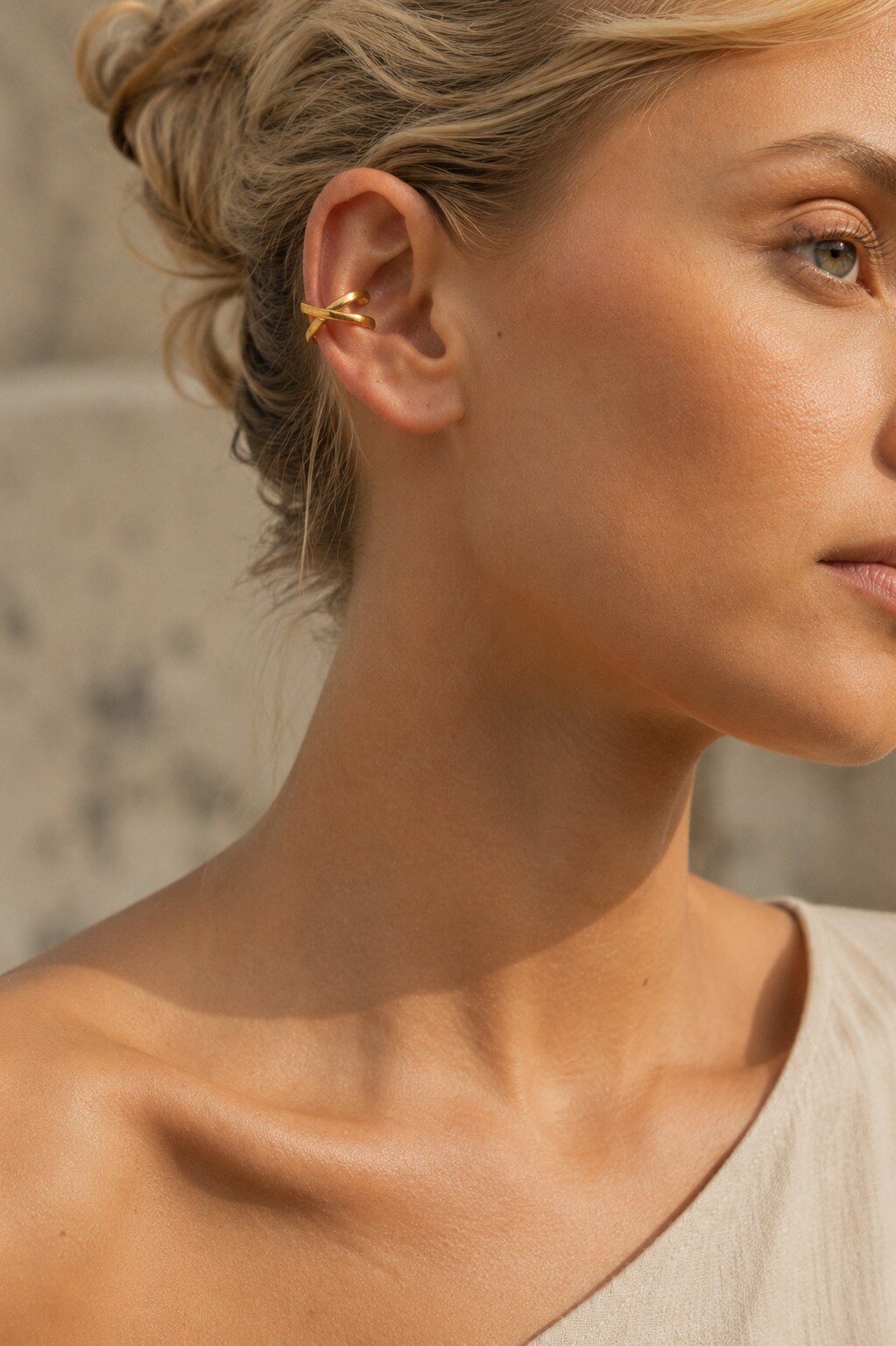 Grossiste COSMOS - Earcuff croisé acier inoxydable doré argenté minimaliste élégant moderne tendance