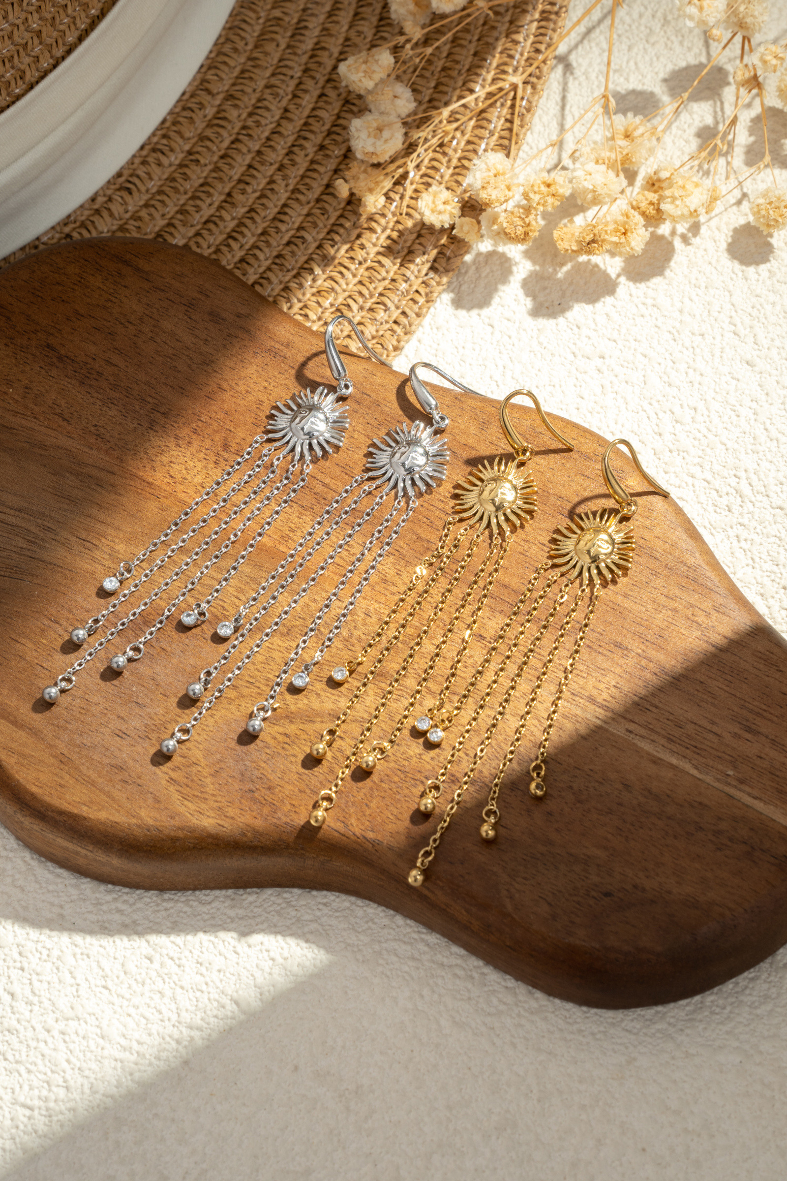 Grossiste COSMOS - Lot 2 boucles d’oreilles soleil chaînettes dorées argentées style bohème lum