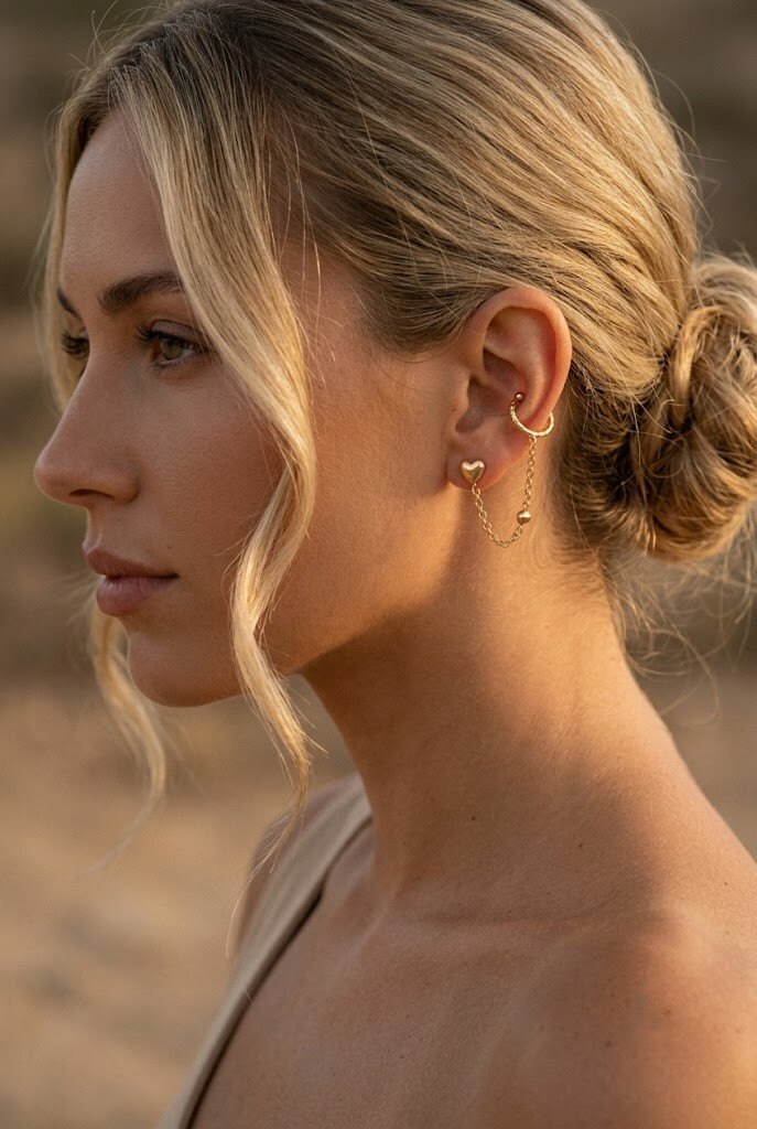 Grossiste COSMOS - Monoboucle d’oreille chaîne cœur doré argenté élégante femme bijoux tendance