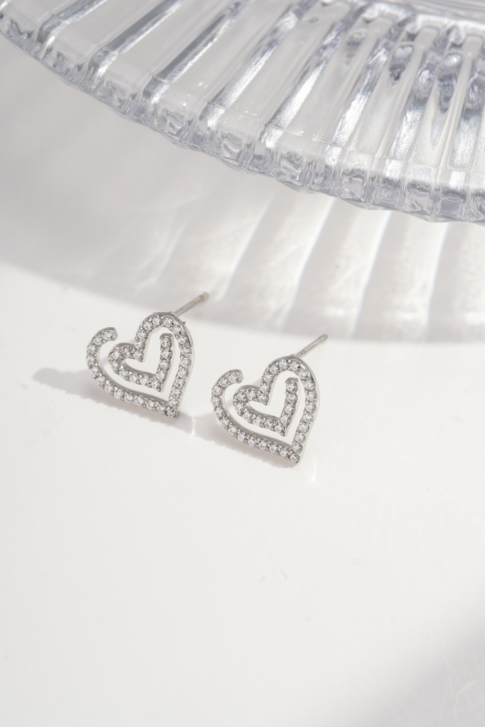 Mayorista COSMOS - Pendientes de Corazón de Cristal Dorado Amor Radiante Acero Inoxidable Elegancia Tierna Refinamiento Estrellado