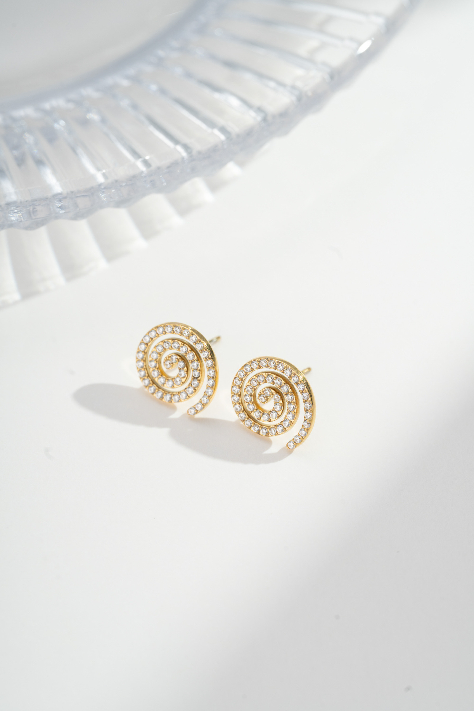 Mayorista COSMOS - Pendientes redondos en espiral - cristal, acero inoxidable