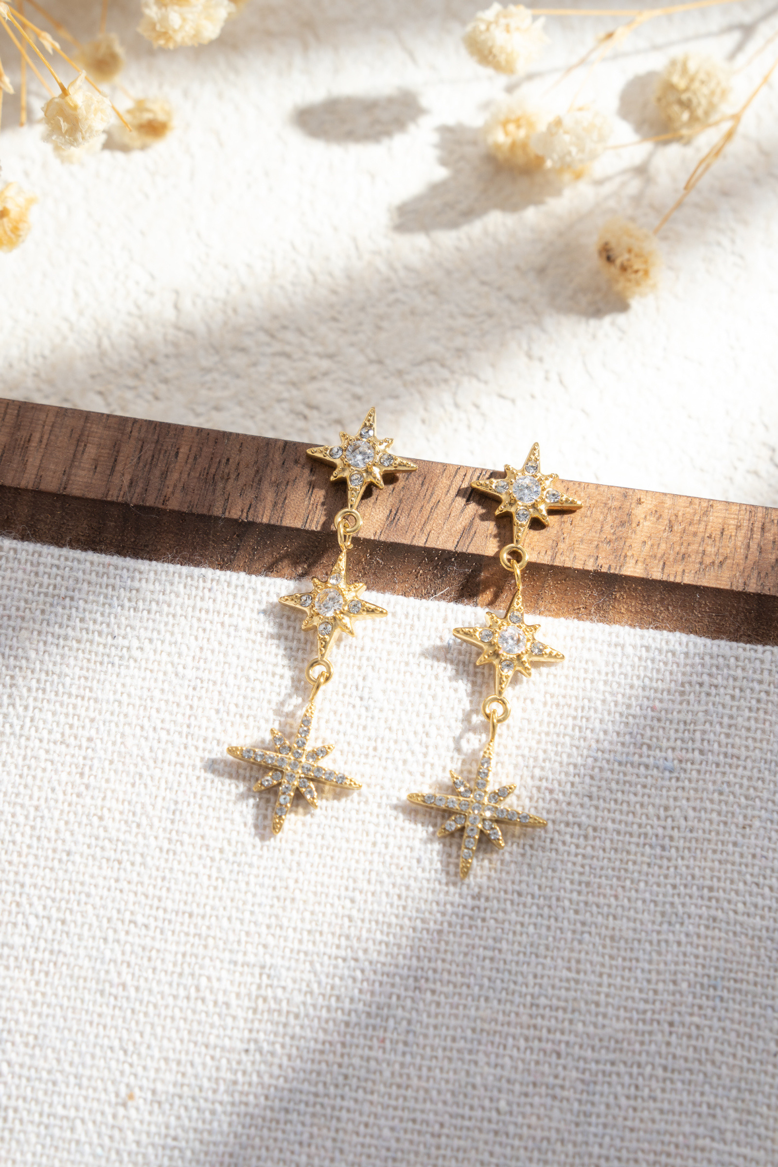 Wholesaler COSMOS - Star cascade rhinestone earrings for women - chic, sparkling, elegant, trendy evening wear