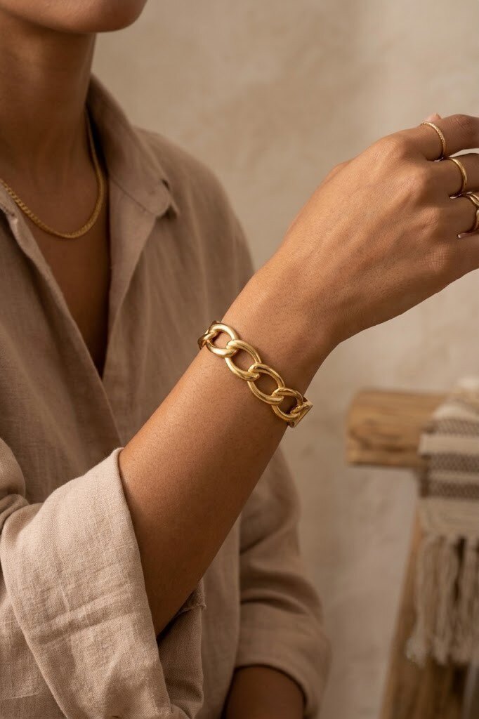 Wholesaler COSMOS - Women's oval chain bracelet in solid gold stainless steel, elegant, modern, refined, trendy