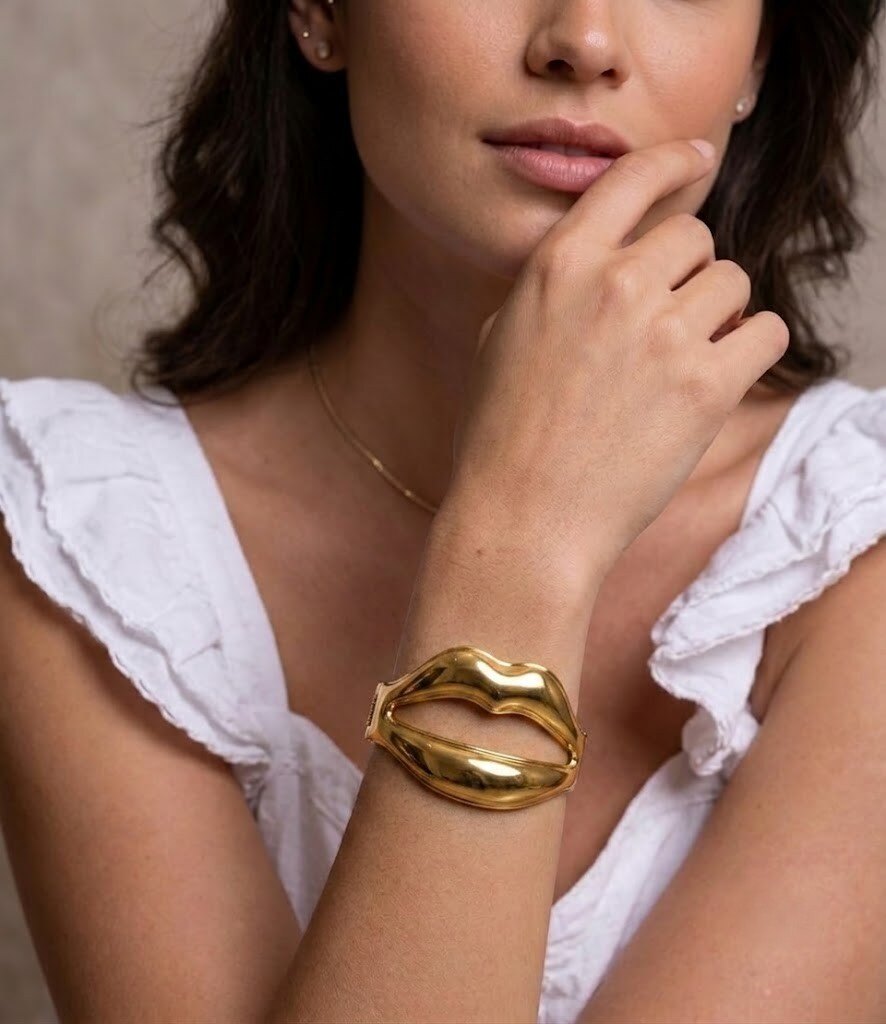 Mayorista COSMOS - Brazalete abierto de mujer en acero inoxidable dorado, moderno, elegante, refinado, minimalista