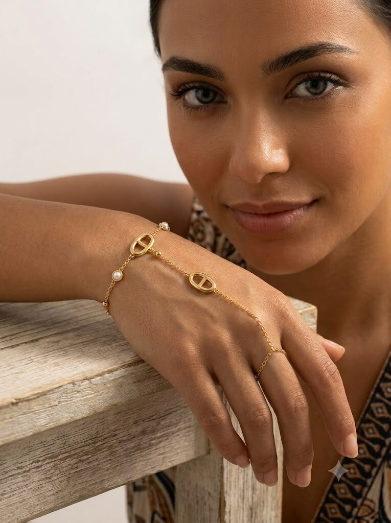 Mayorista COSMOS - Pulsera de mano dorada con perlas y anillos ovalados para mujer - joyería chic, elegante y de moda
