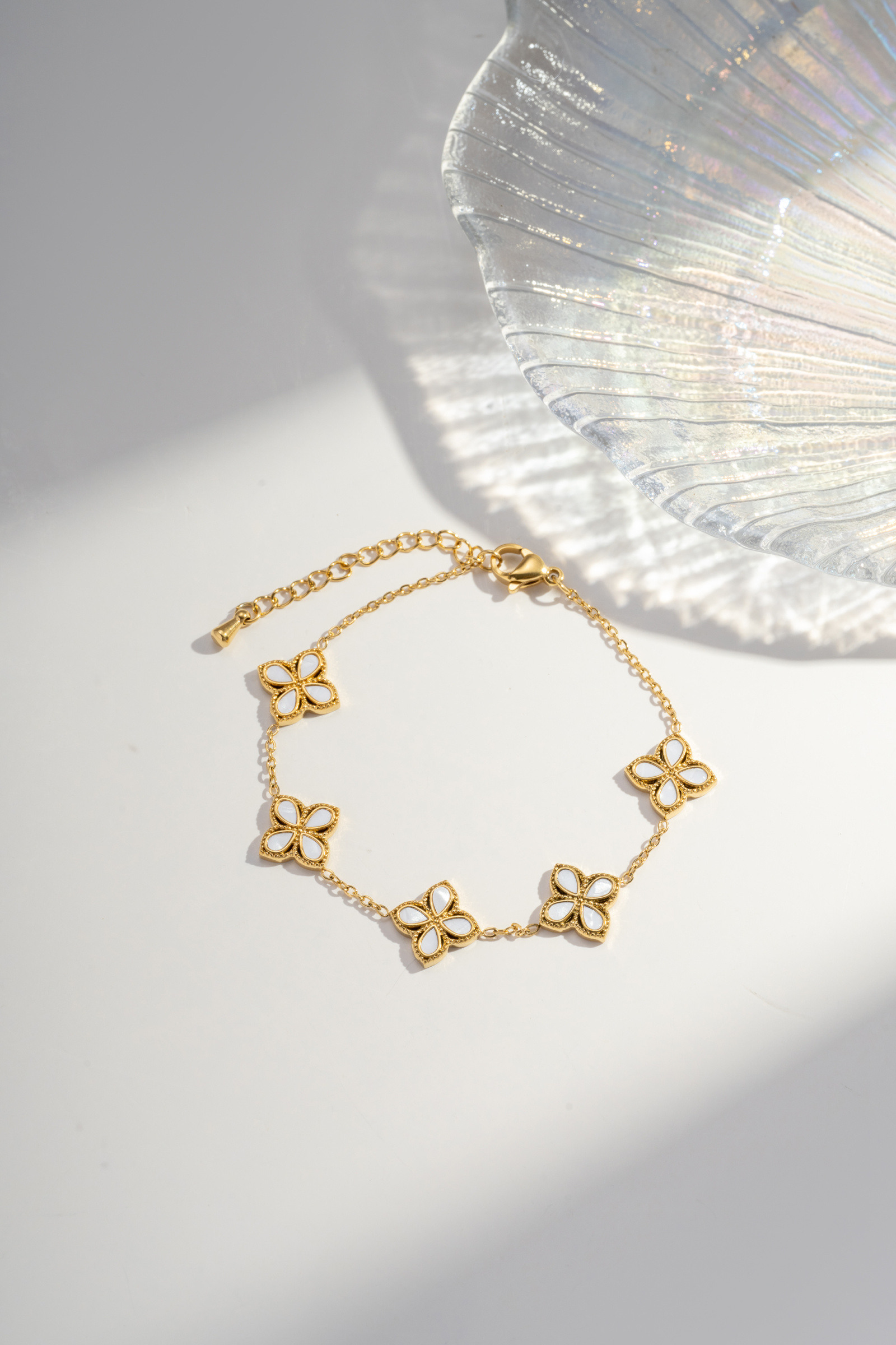 Wholesaler COSMOS - Golden pearly sparkle bracelet
