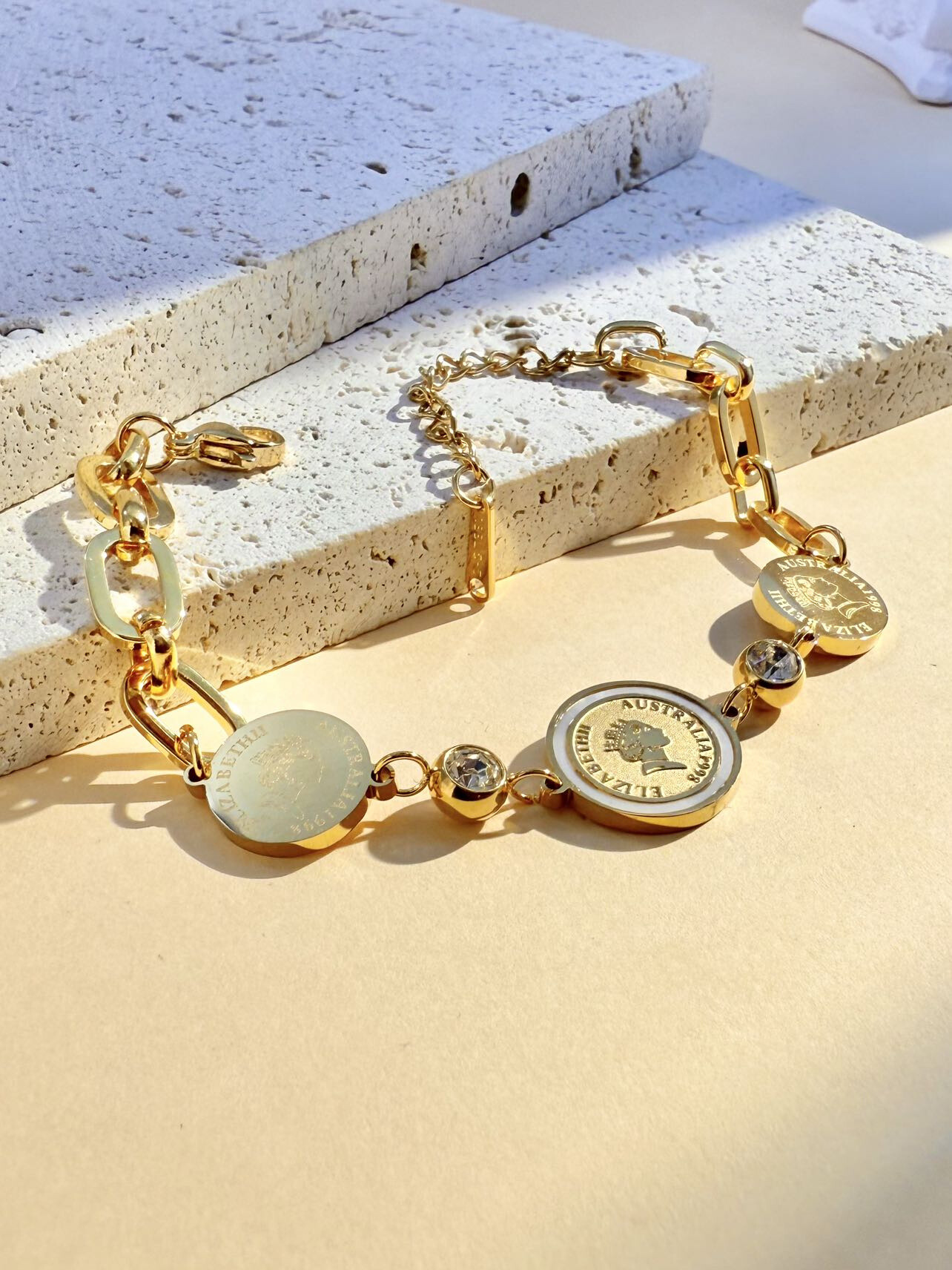 Grossista COSMOS - Bracciale Catena Grosso & Medaglia Moneta - Tendenza in Acciaio Inossidabile
