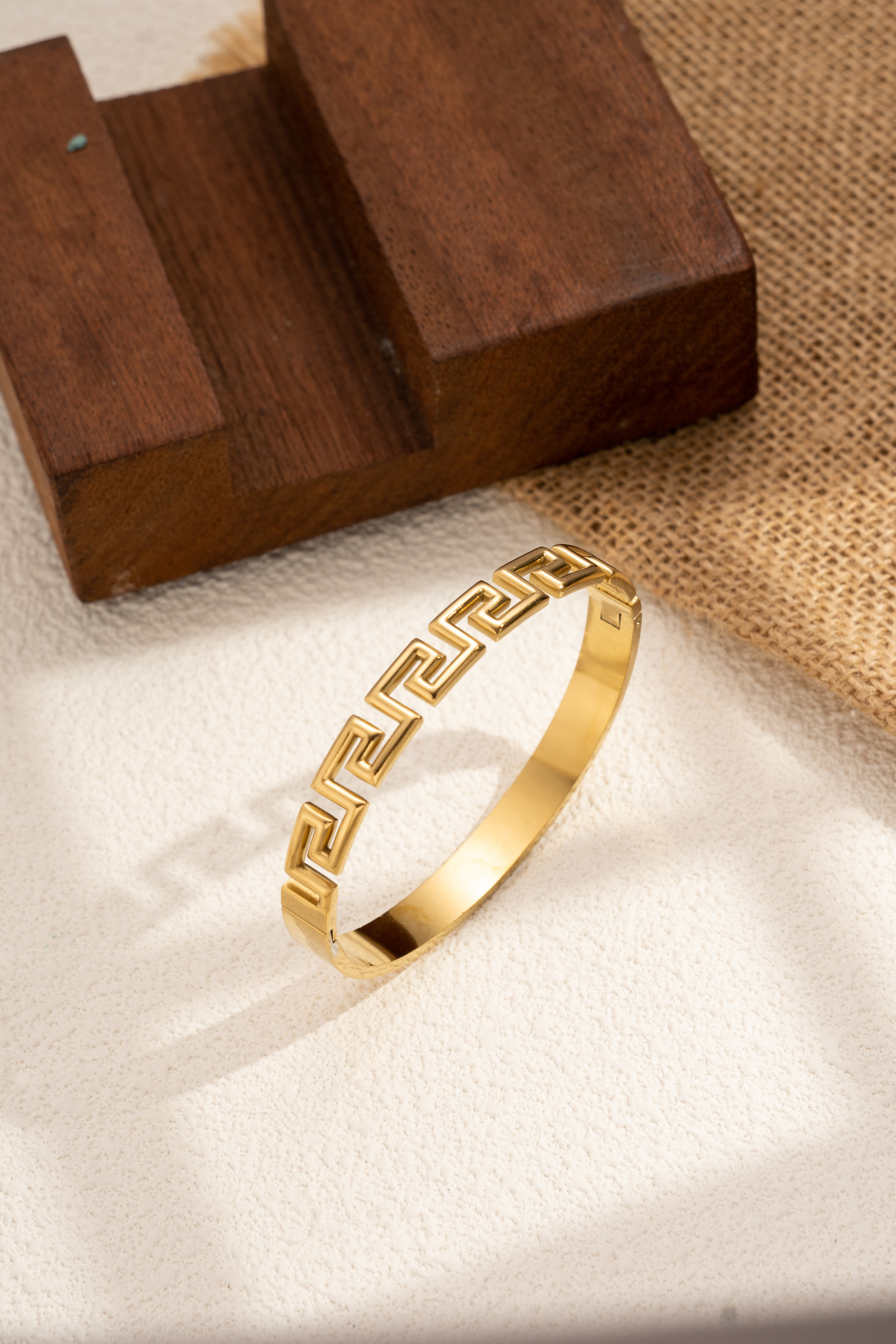Wholesaler COSMOS - Women's Greek bangle bracelet in gold-plated stainless steel, geometric, elegant, refined, modern, trendy