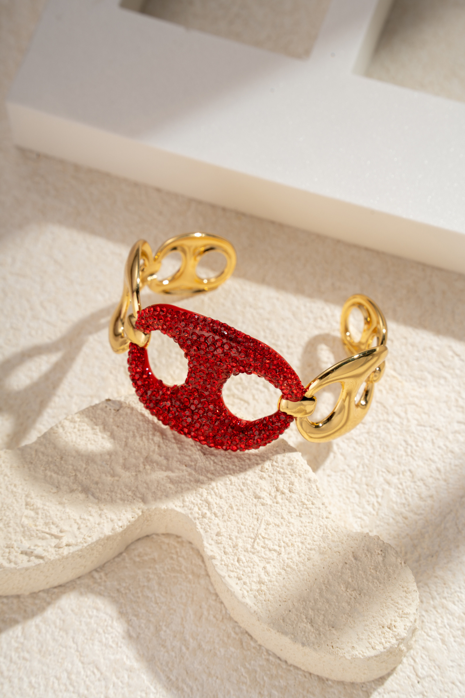 Grossiste COSMOS - Bracelet Jonc Doré Femme Strass Chic Soirée Acier Inoxydable