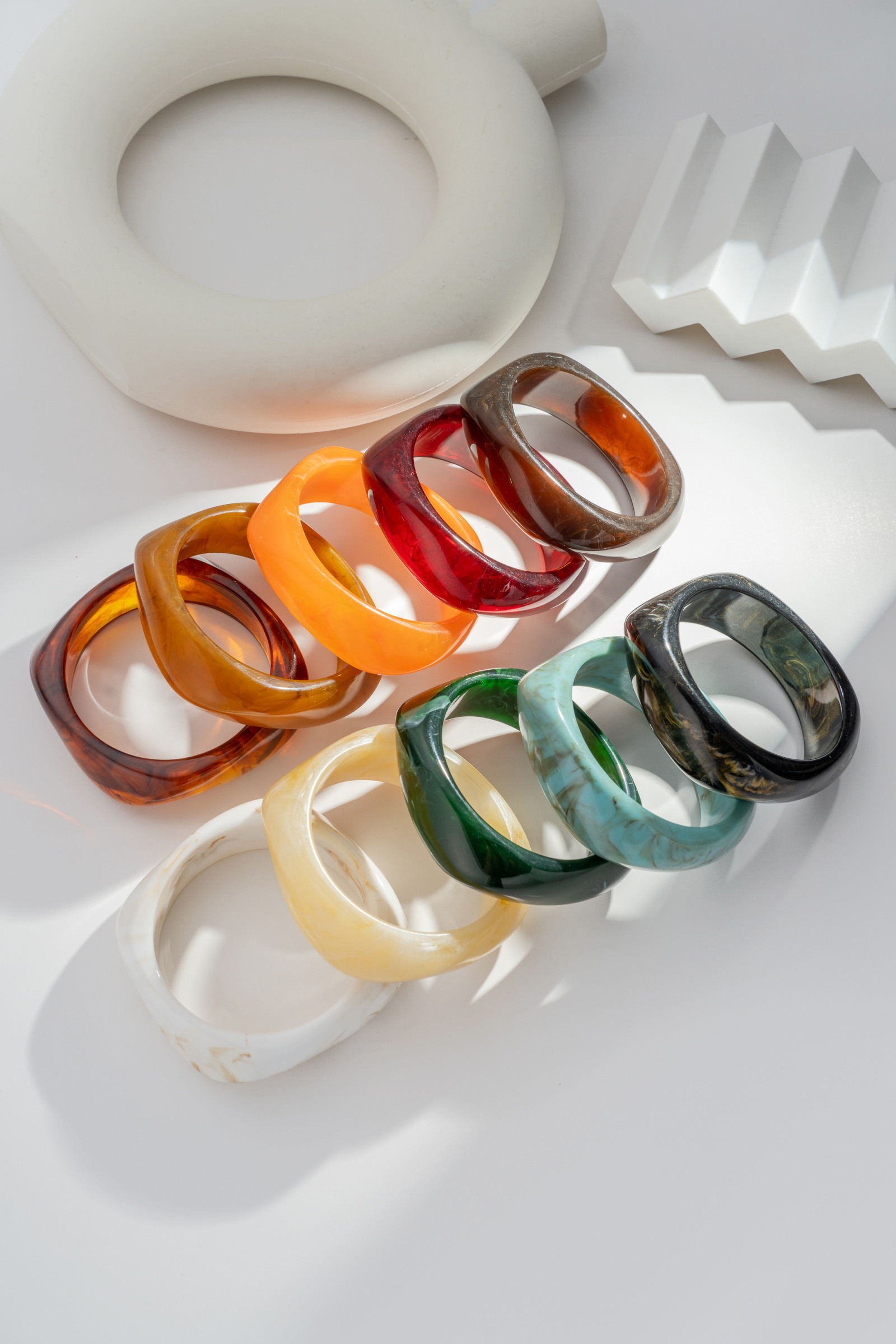 Grossiste COSMOS - Bracelet Jonc Résine Colorée Tendance Femme et minimaliste